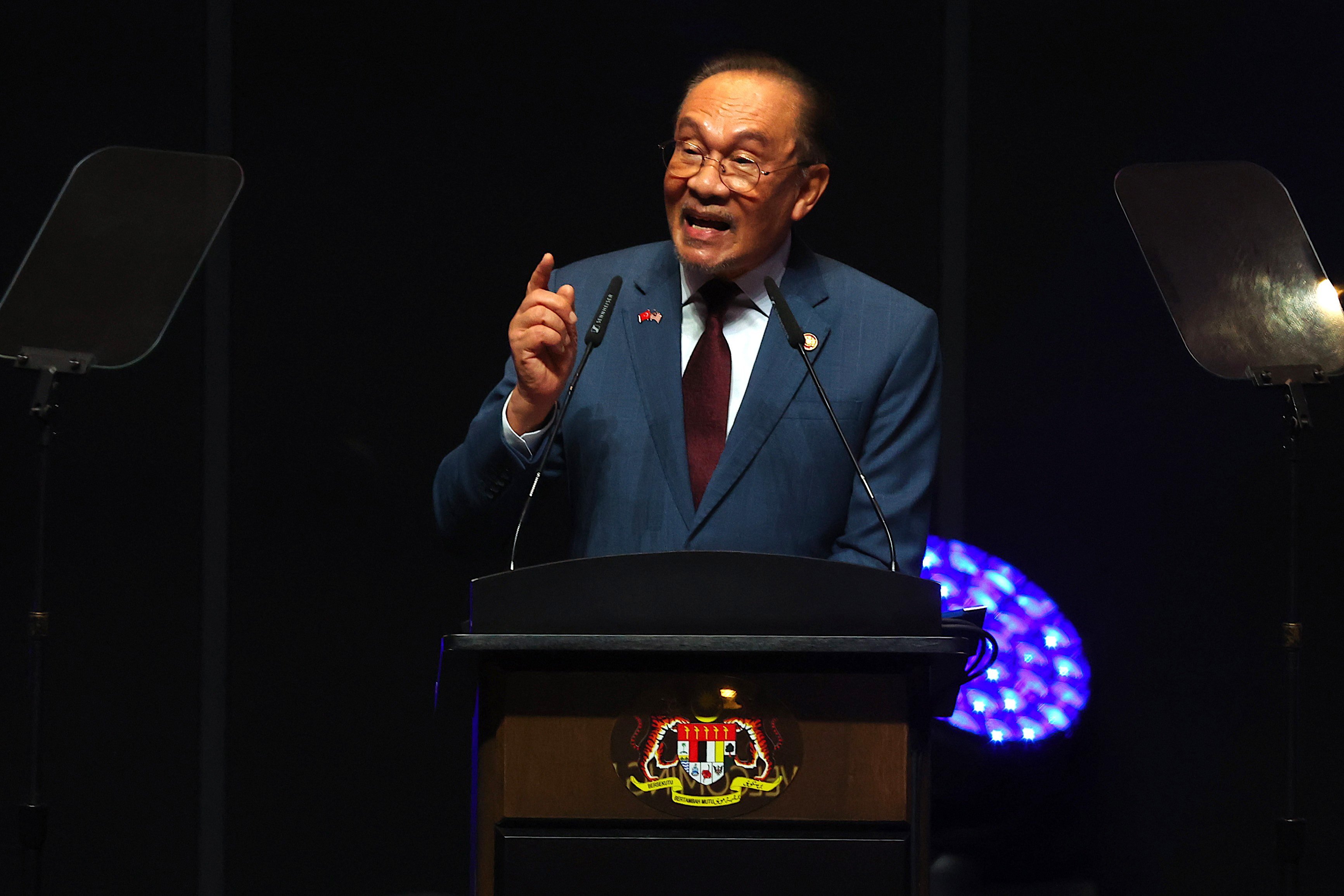 Malaysian Prime Minister Anwar Ibrahim gives a speech during a public lecture event in Putrajaya on February 10. Photo: EPA-EFE