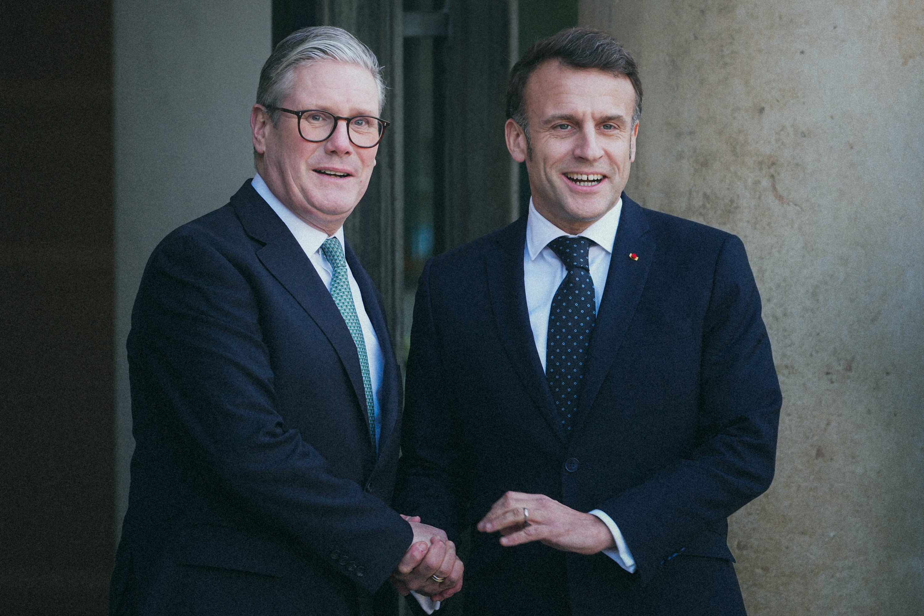 French President Emmanuel Macron, right, and British prime Minister Keir Starmer at the Elysee Palace in Paris on Monday for a meeting on the Ukraine war. Photo: AFP / Getty Images / TNS