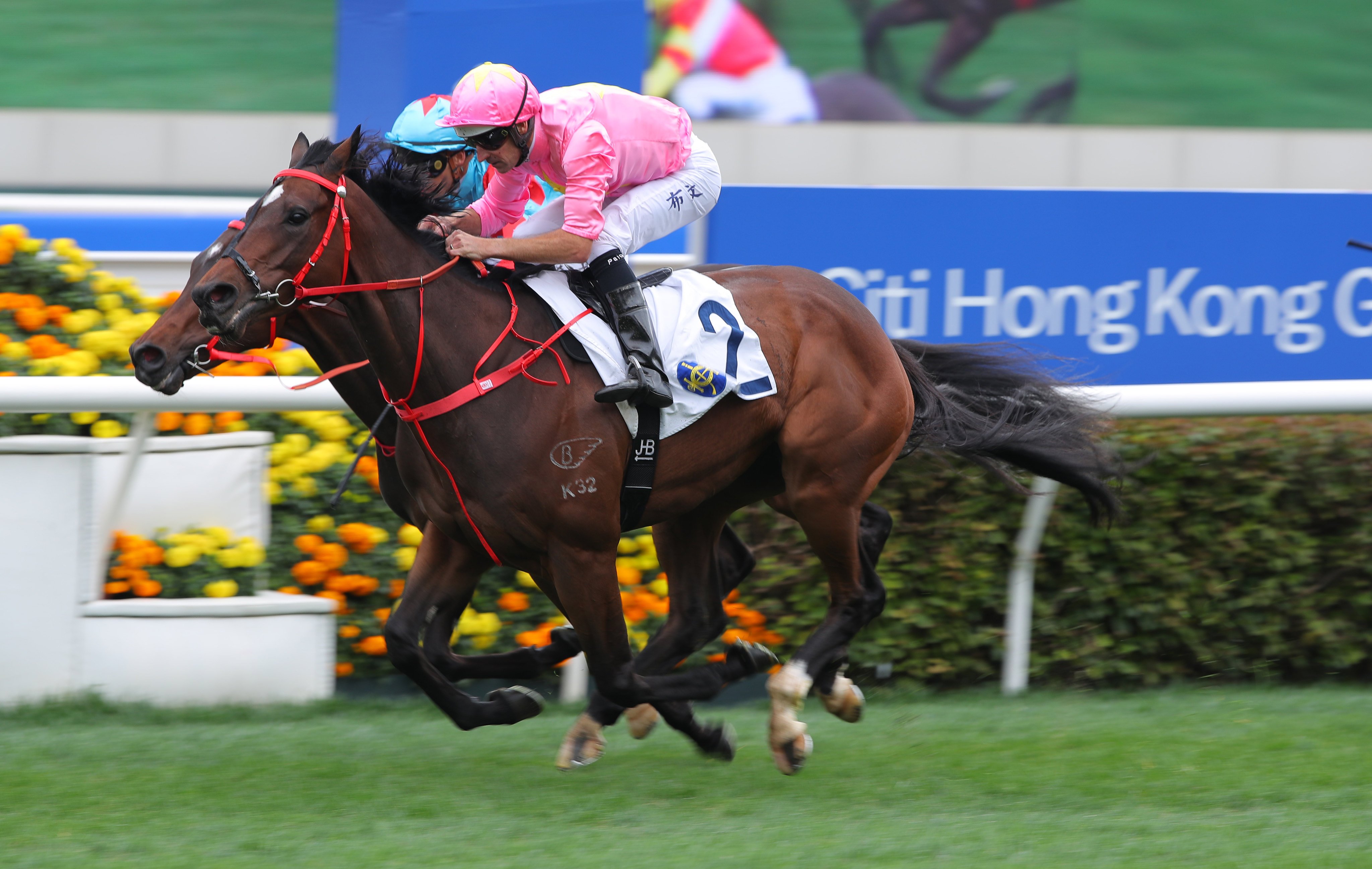 Sky Jewellery salutes under Hugh Bowman to kick off John Size’s Sunday four-timer. Photo: Kenneth Chan