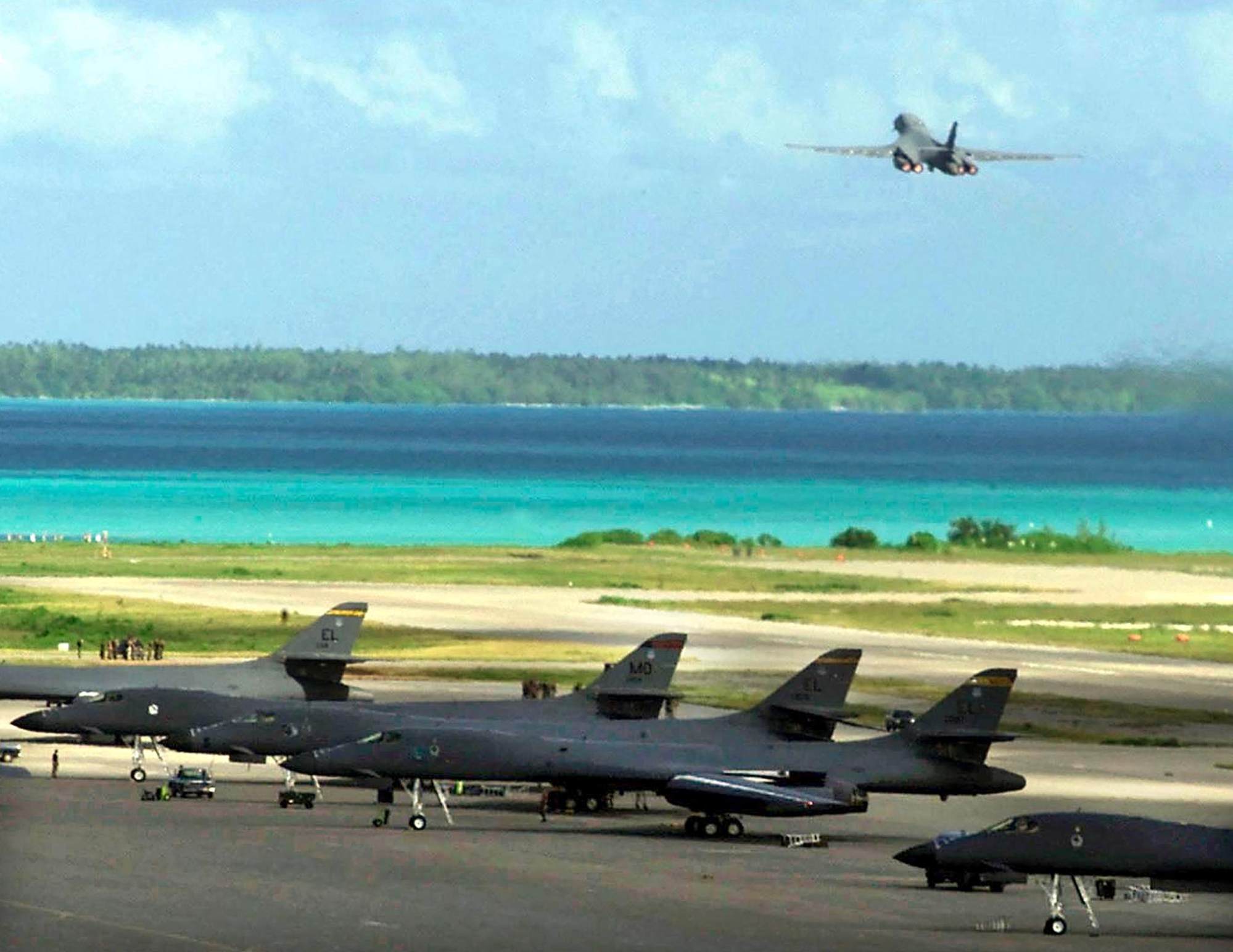 A US Air Force B-1B bomber takes off from Diego Garcia’s military base as part of a mission in Afghanistan on October 7, 2001. Diego Garcia is the largest of the Chagos Islands and strategically located in the Indian Ocean. Photo: AFP
