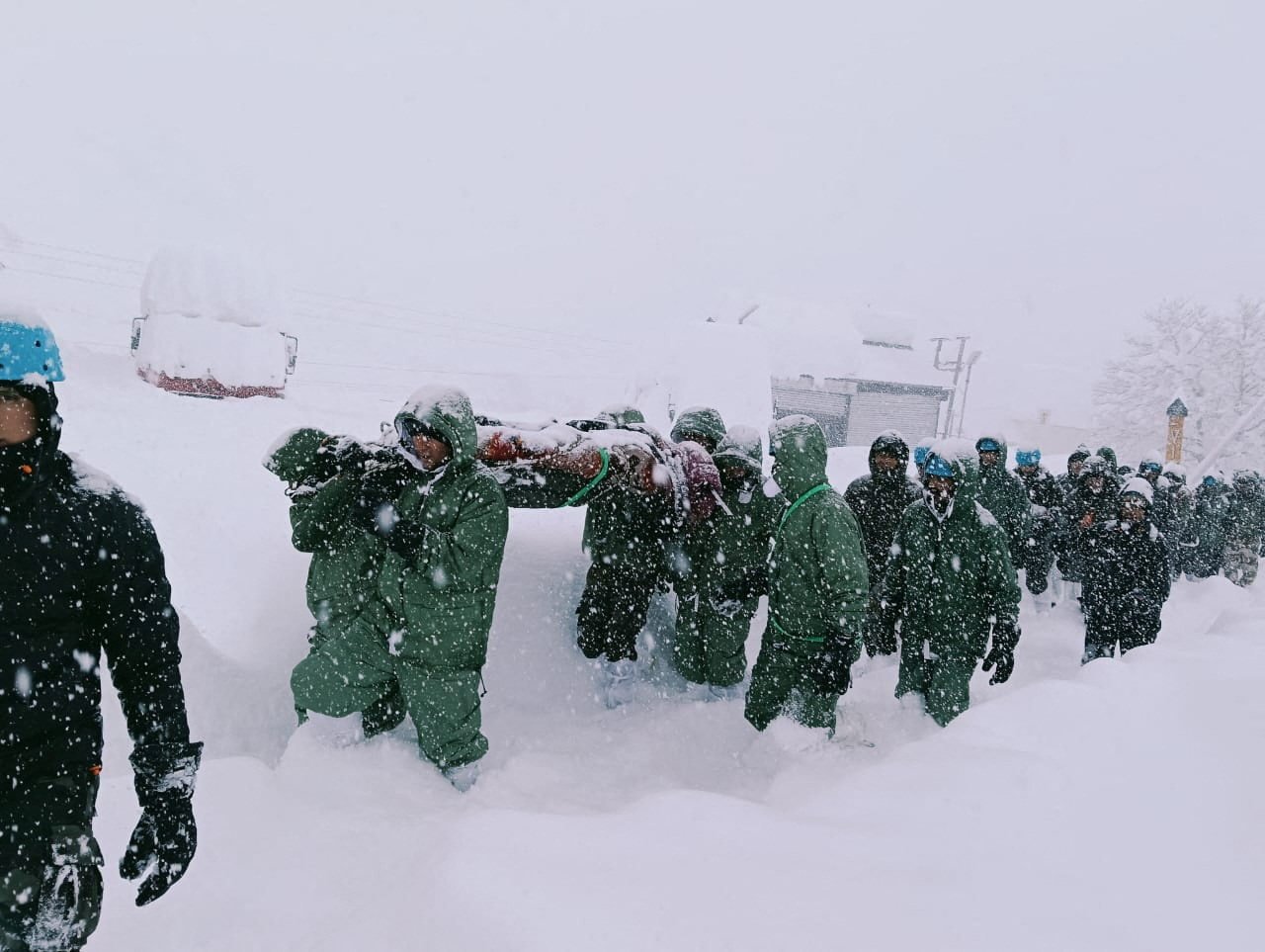 A rescue operation by Indian Army members during heavy snowfall, after an avalanche struck a camp near Mana village in India’s Uttarakhand state. Photo: Reuters