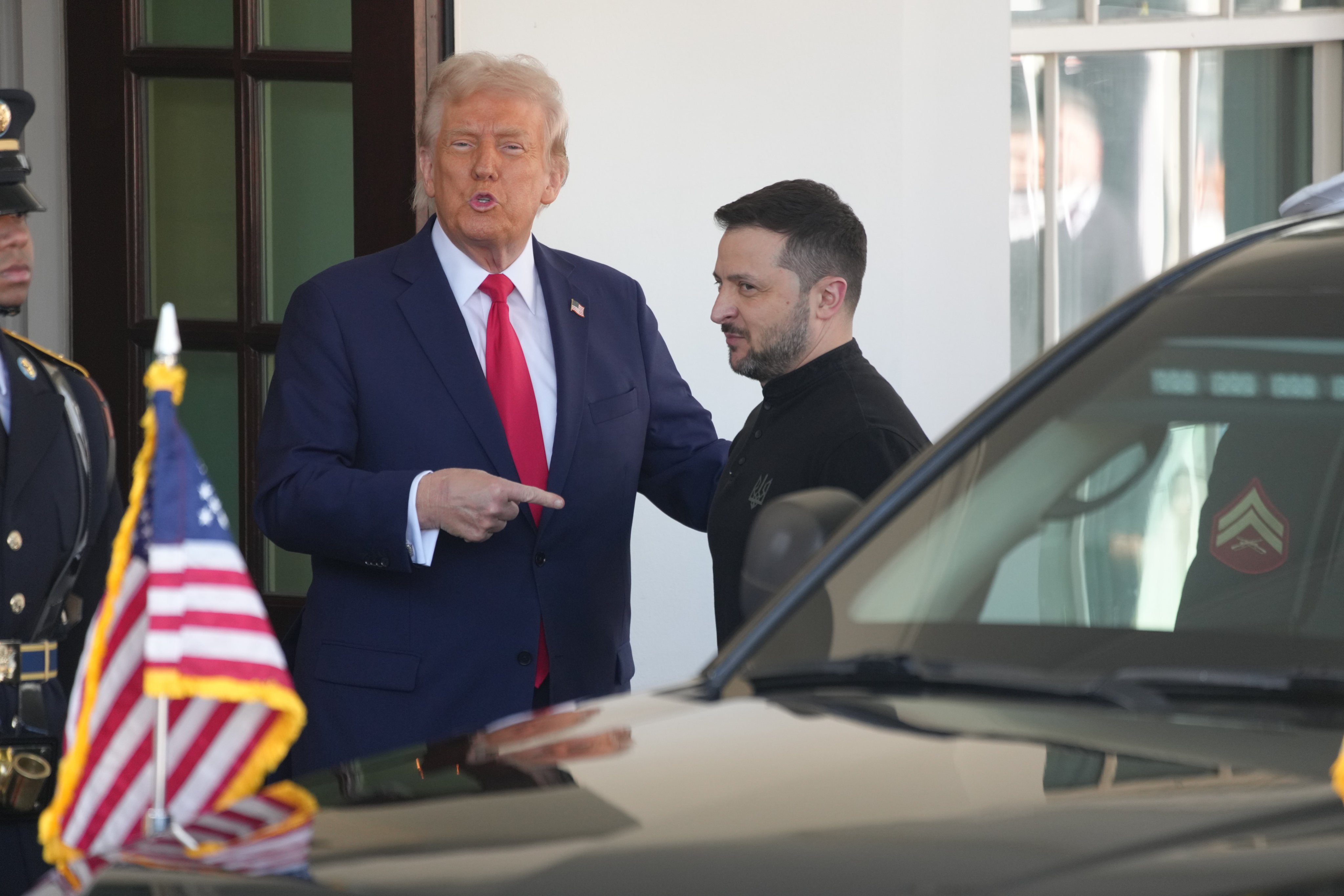 US President Donald Trump welcomes Ukrainian leader Volodymyr Zelensky (right) at the White House on February 28. Photo: ZUMA Press Wire/dpa