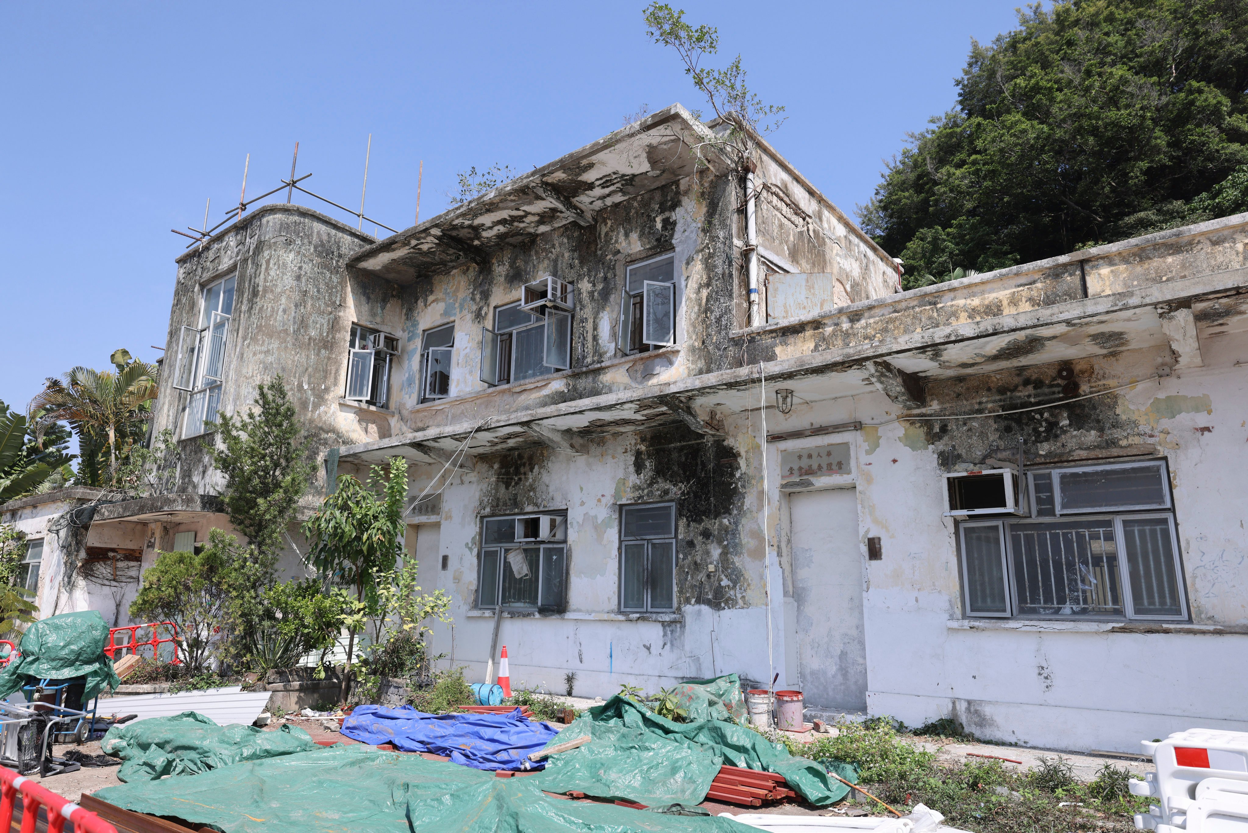 The former Sze Shan Public School in Cha Kwo Ling that campaigners want to save from demolition. Dating from 1952, it is a rare surviving example in Hong Kong of a building in the Streamline Moderne style, an offshoot of art deco. Photo: Nora Tam