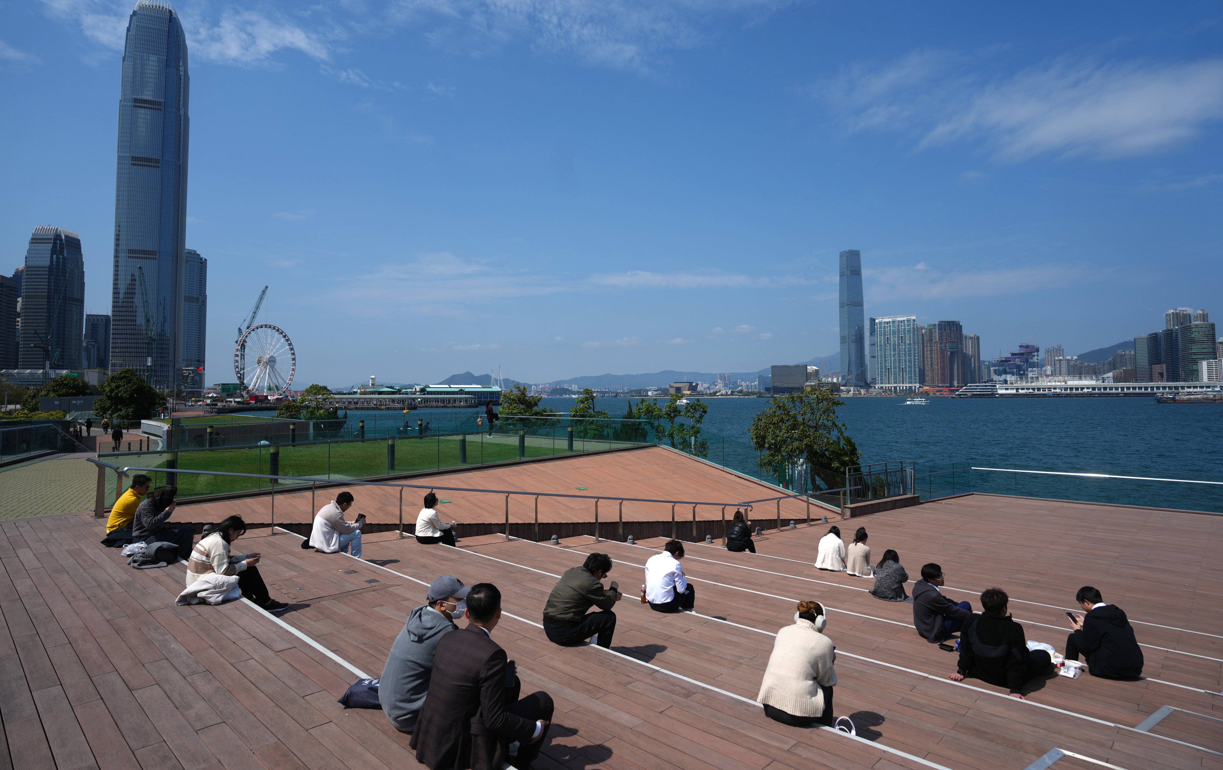 Residents can expect colder weather ahead with temperatures set to drop to 13 degrees on Friday, Observatory says. Photo: Sam Tsang