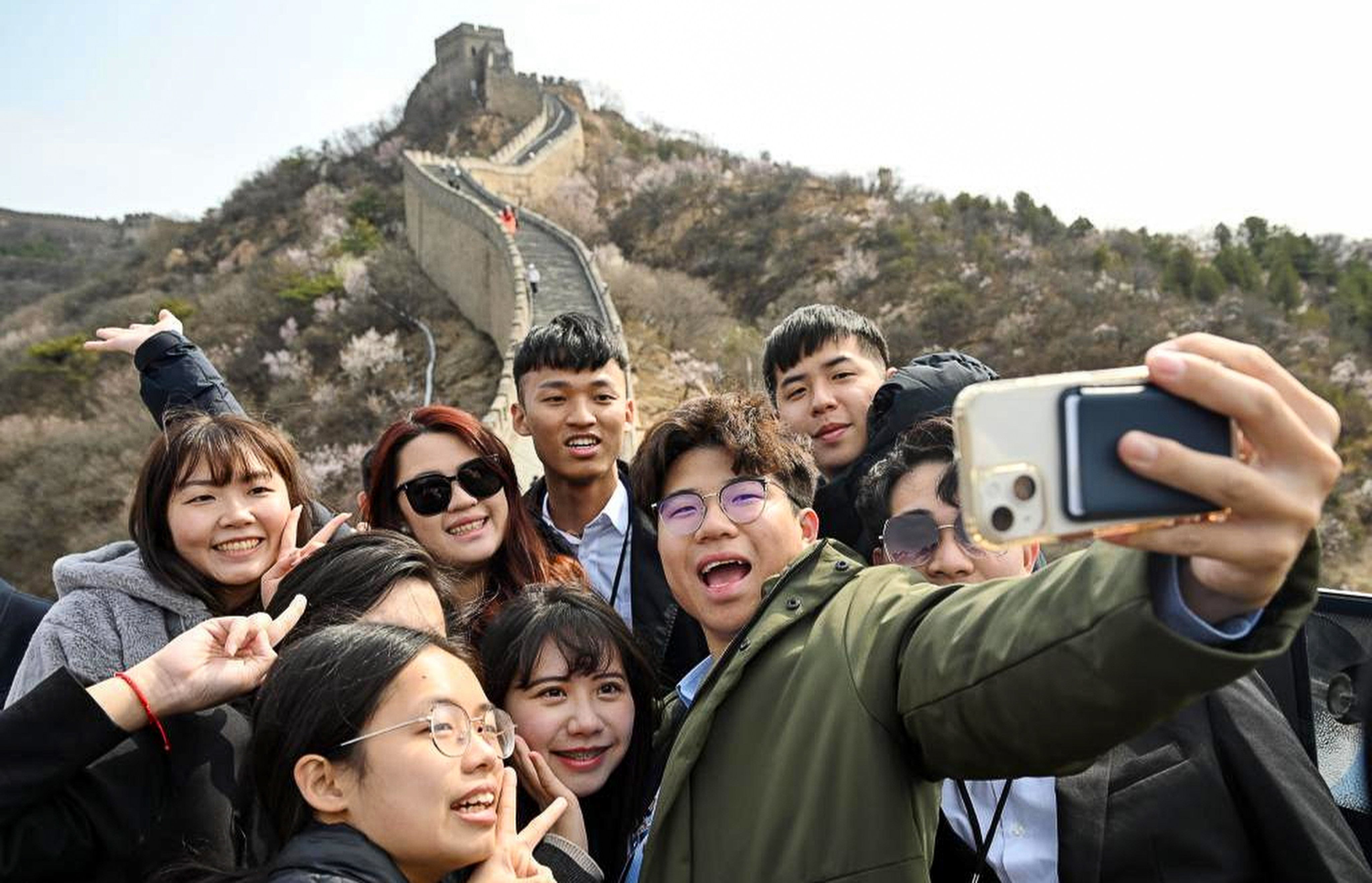 Deputies from the Taiwan delegation of the NPC have urged young people in Taiwan to seize opportunities in mainland China. Photo: Xinhua