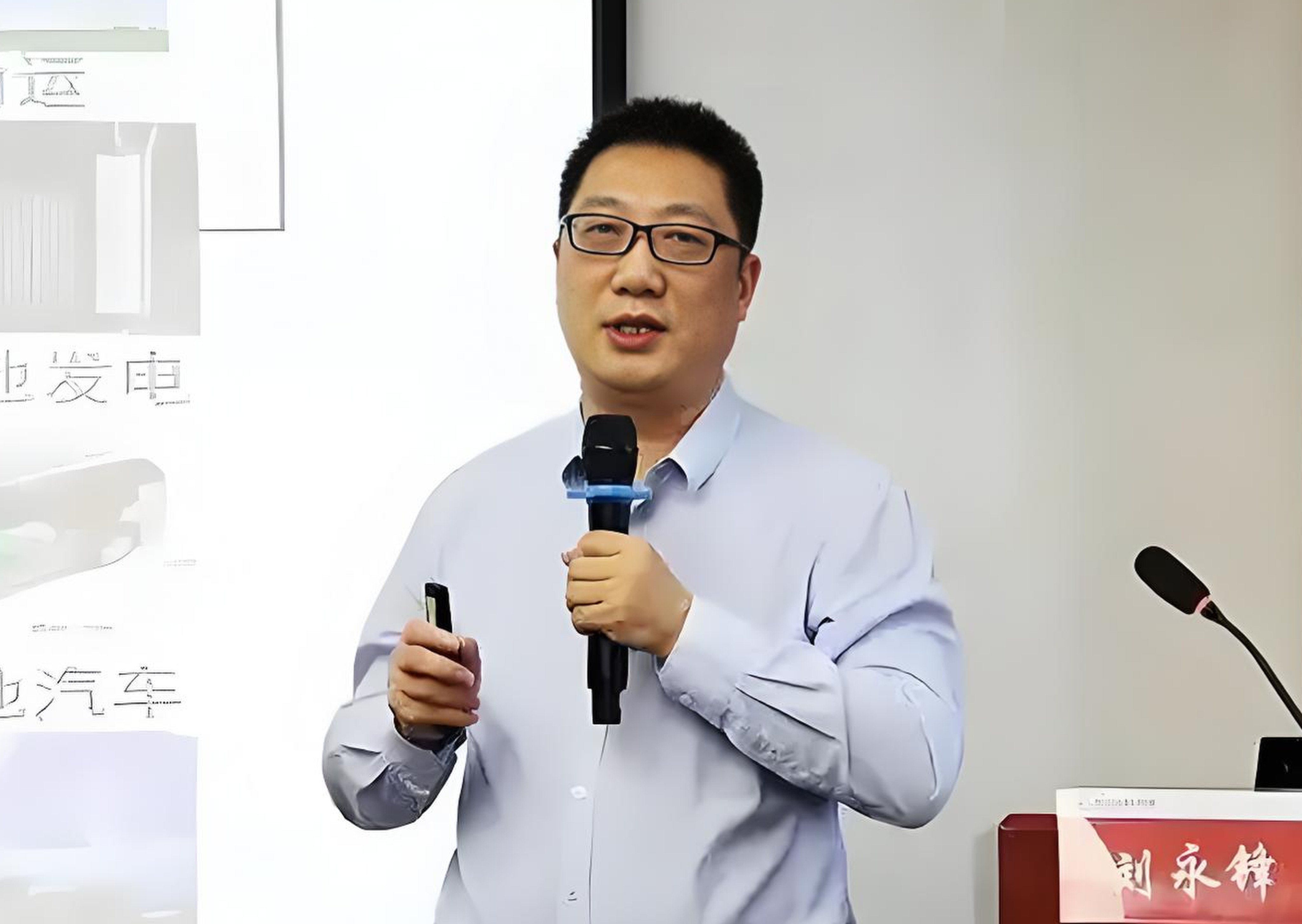 Materials scientist Liu Yongfeng, a professor at Zhejiang University and recipient of several top national research grants, died suddenly at the age of 48, joining a growing list of Chinese researchers who have died prematurely. Photo: Handout