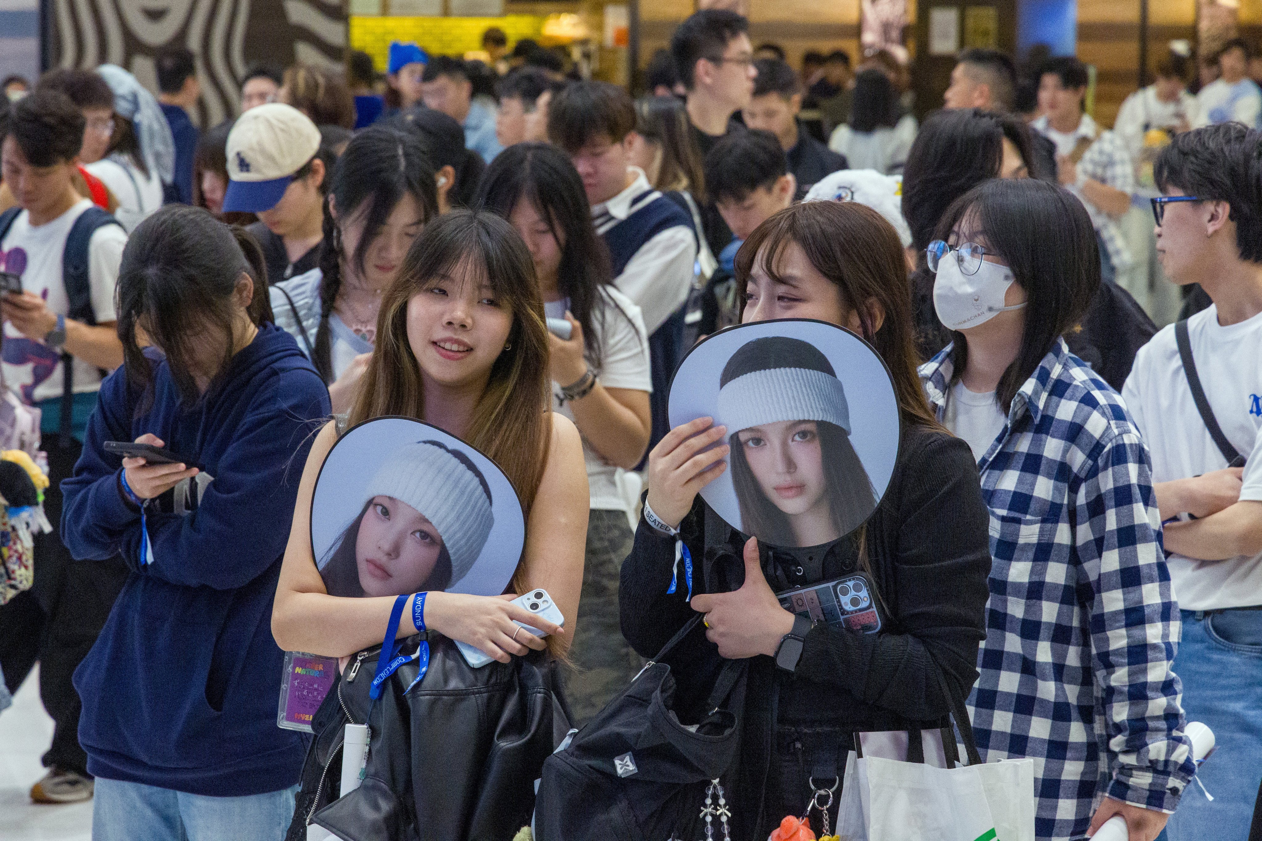 Fans gather at AsiaWorld-Expo. Photo: Dickson Lee