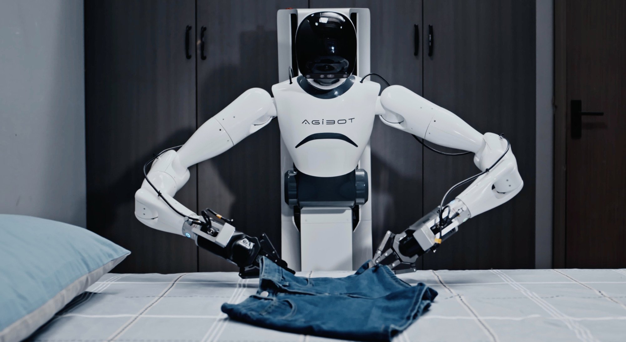 An Agibot robot demonstrates folding clothes. Photo: Agibot An Agibot robot demonstrates folding clothes. Photo: Agibot