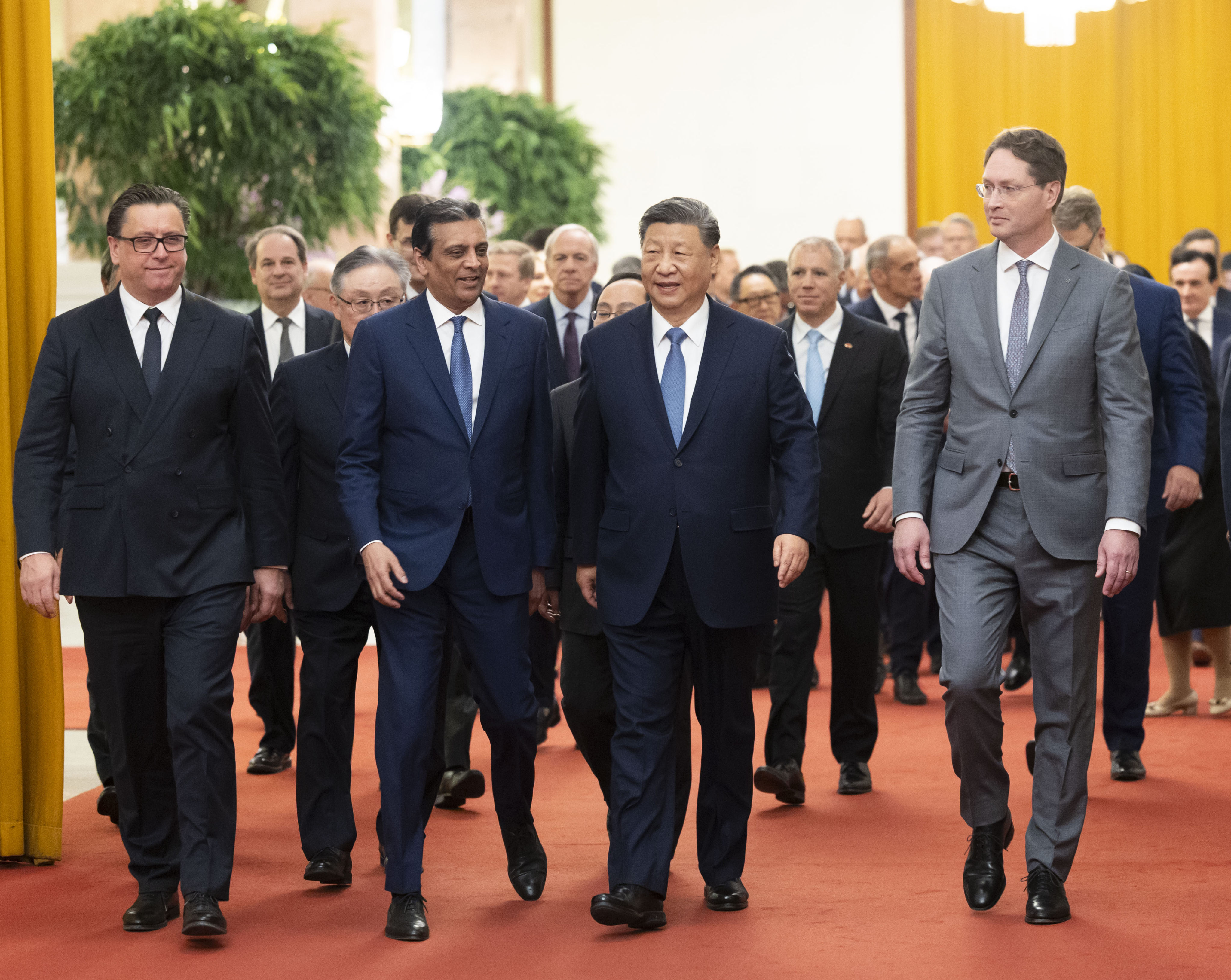 Chinese President Xi Jinping meets with representatives of the international business community at the Great Hall of the People in Beijing. Photo: Xinhua