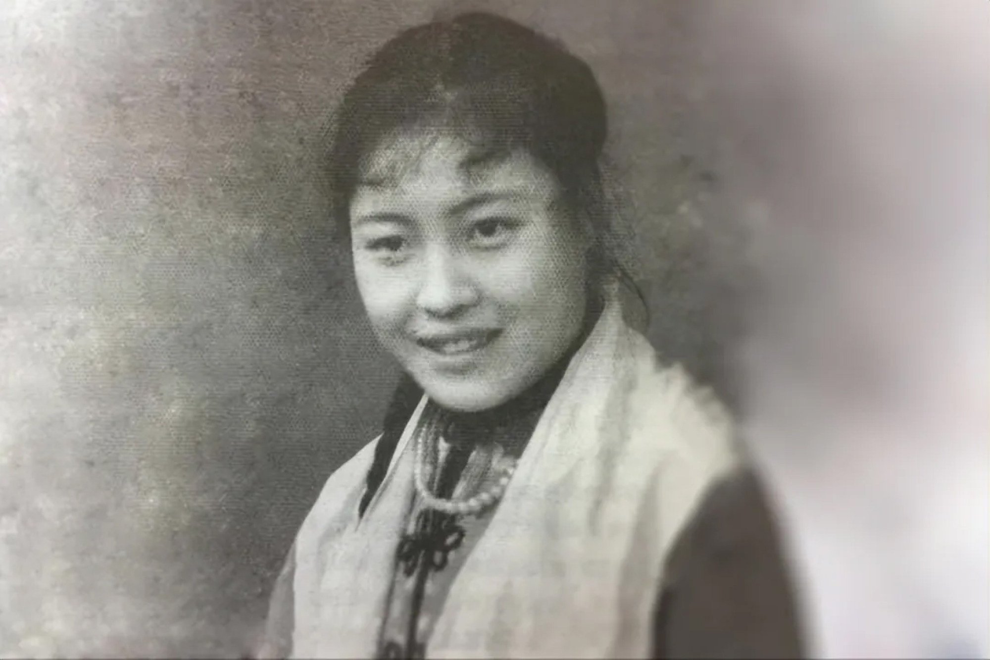 After leaving school, Zang, above, initially found employment as a nursing attendant at a hospital and later married a Thai doctor, with whom she had two daughters. Photo: QQ.com