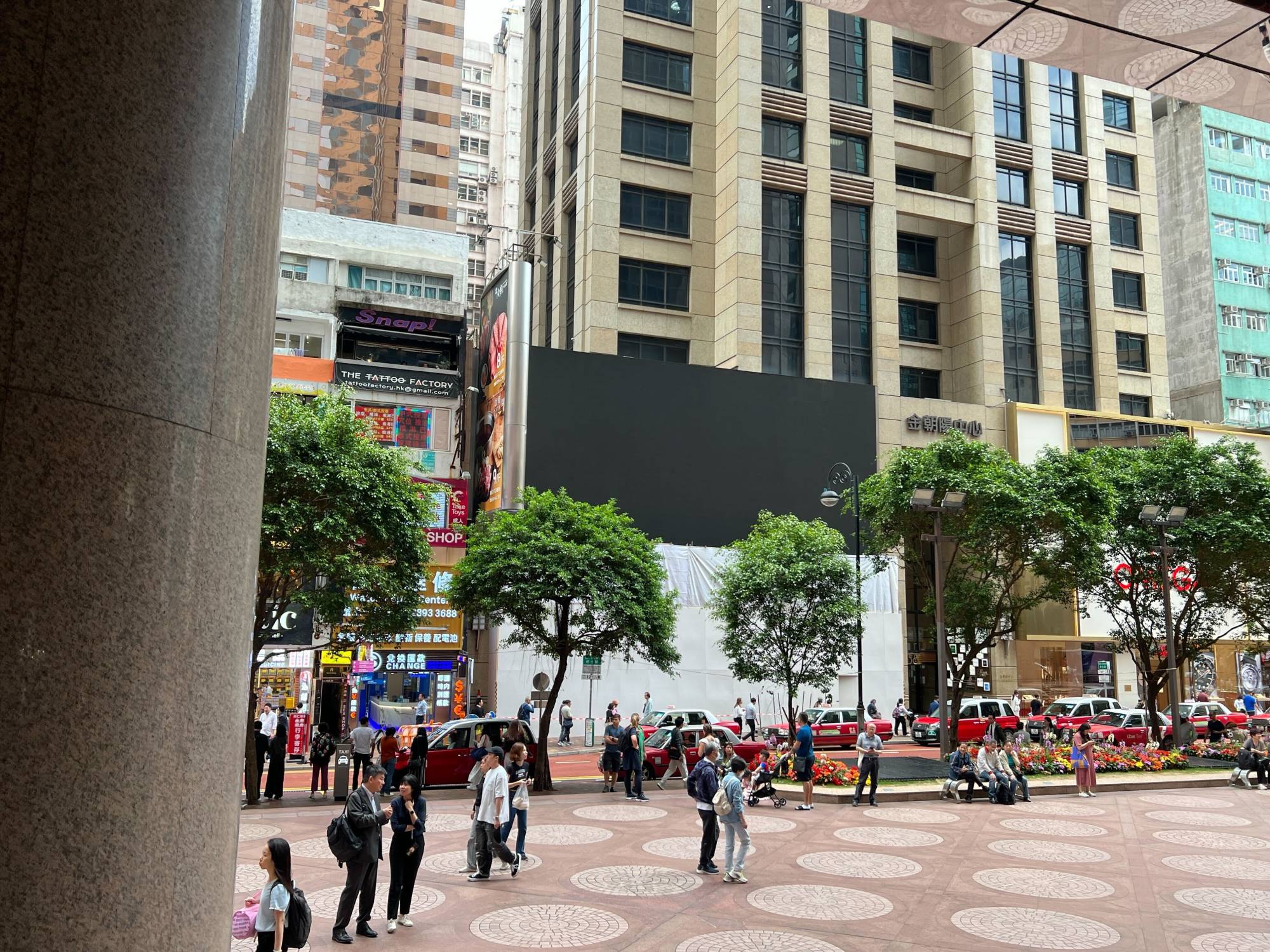 Futu has rented a retail space on Russell Street, Causeway Bay, pictured on March 26, 2025, which was formerly occupied by the Transformers Ark restaurant. Photo: SCMP Futu has rented a retail space on Russell Street, Causeway Bay, pictured on March 26, 2025, which was formerly occupied by the Transformers Ark restaurant. Photo: SCMP