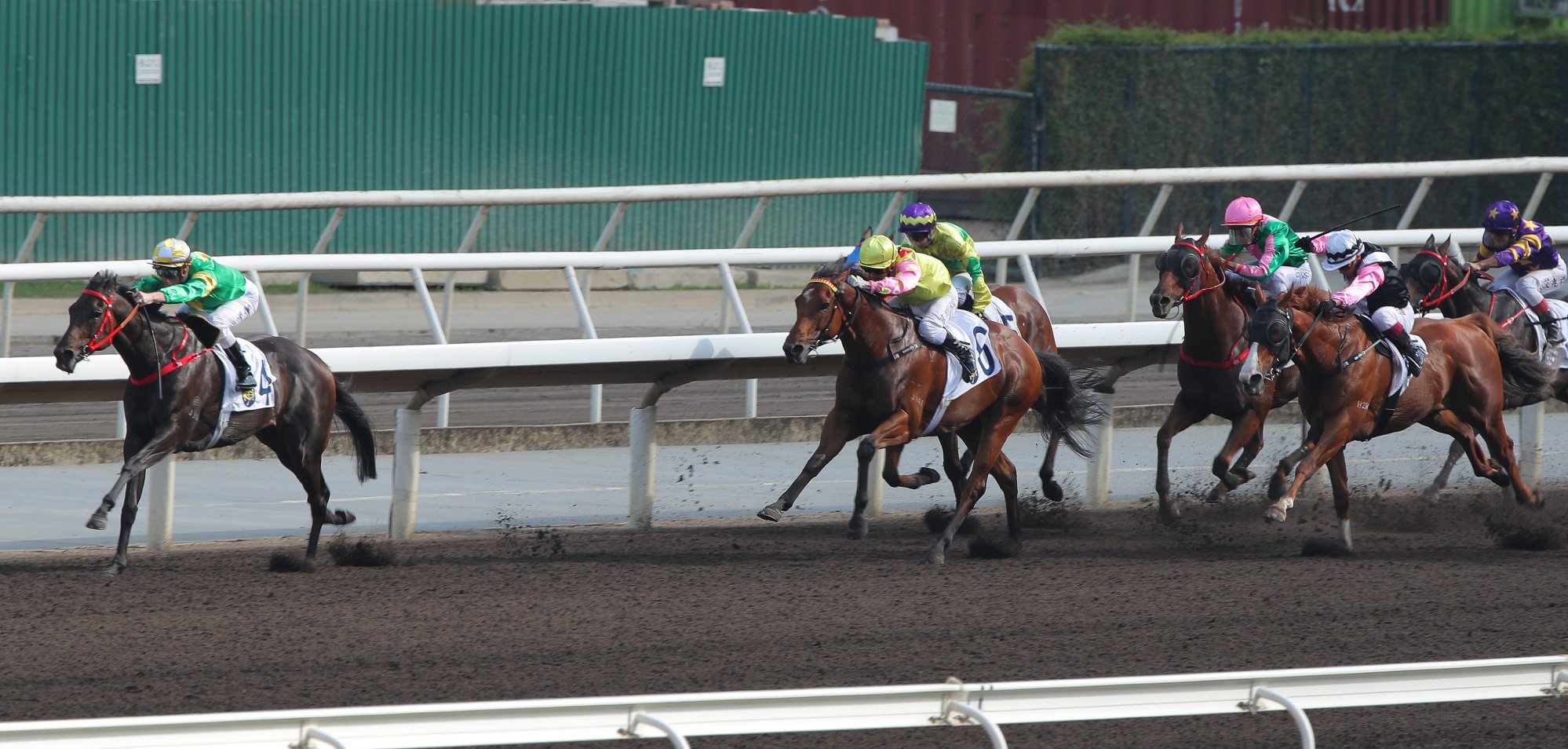 Bottomuptogether puts a big gap on his rivals.