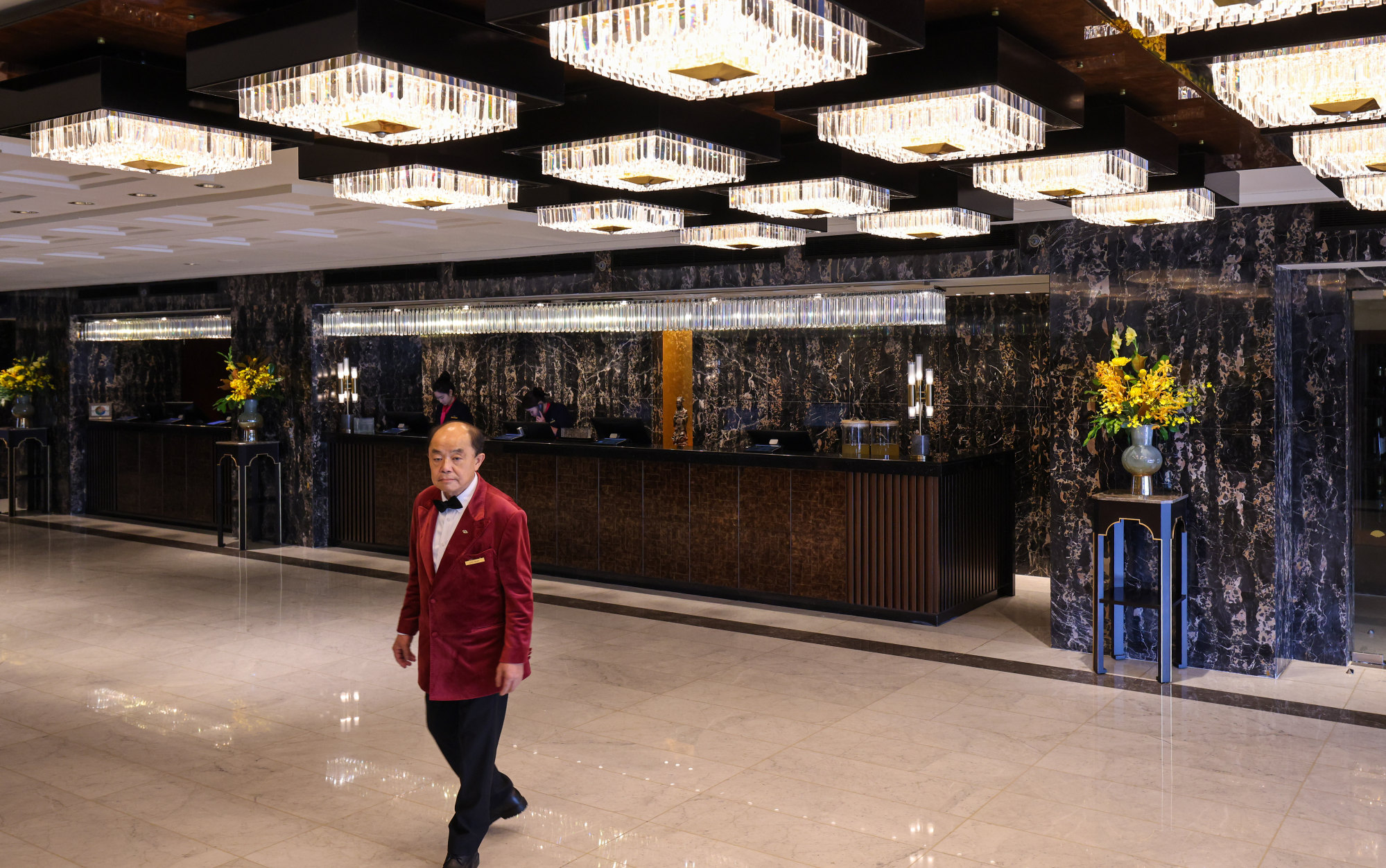 The lobby of the Mandarin Oriental hotel in Hong Kong will be reconfigured, with concierge desks relocated. Photo: Nora Tam