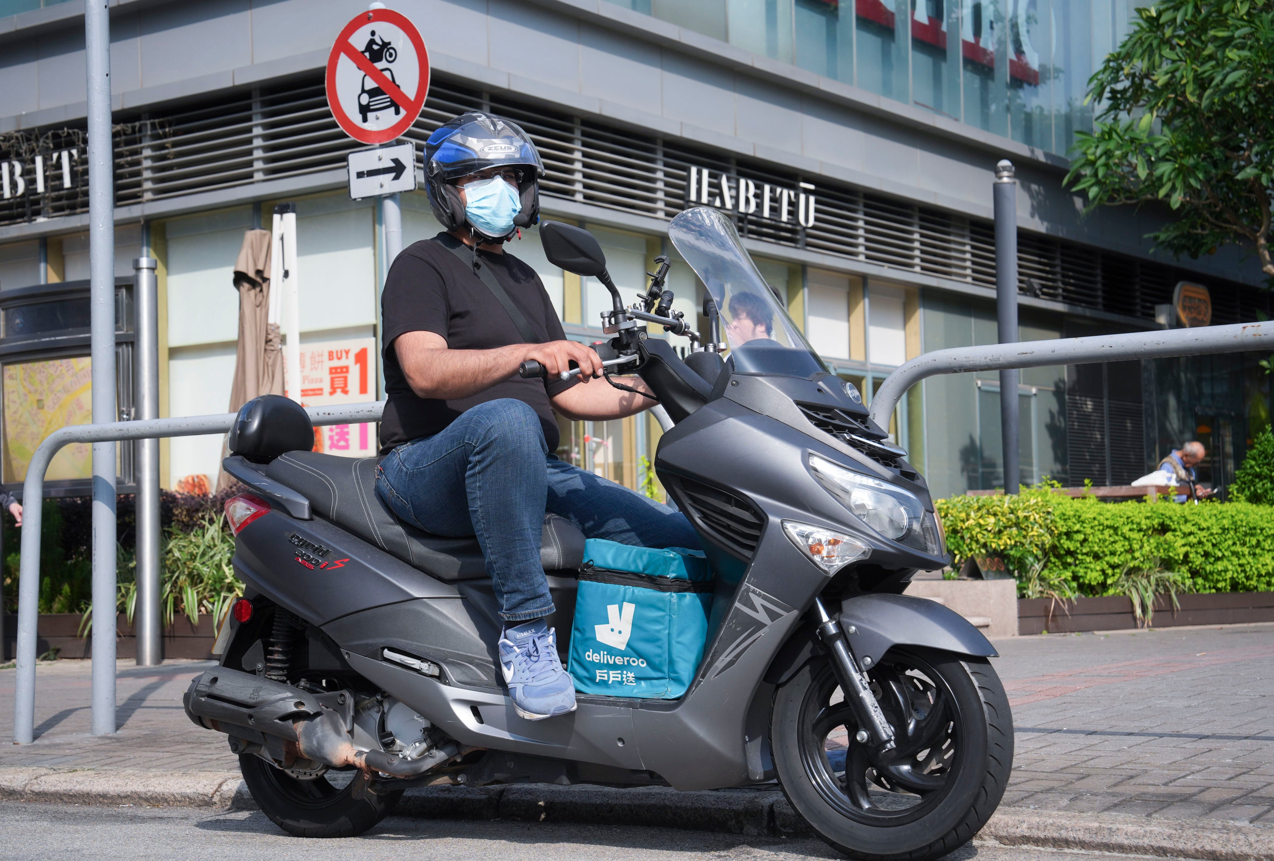 Sunny Waseem*, a food delivery rider in the industry for six years, has spoken out about the tough working conditions he faces in the job. Photo: Elson Li