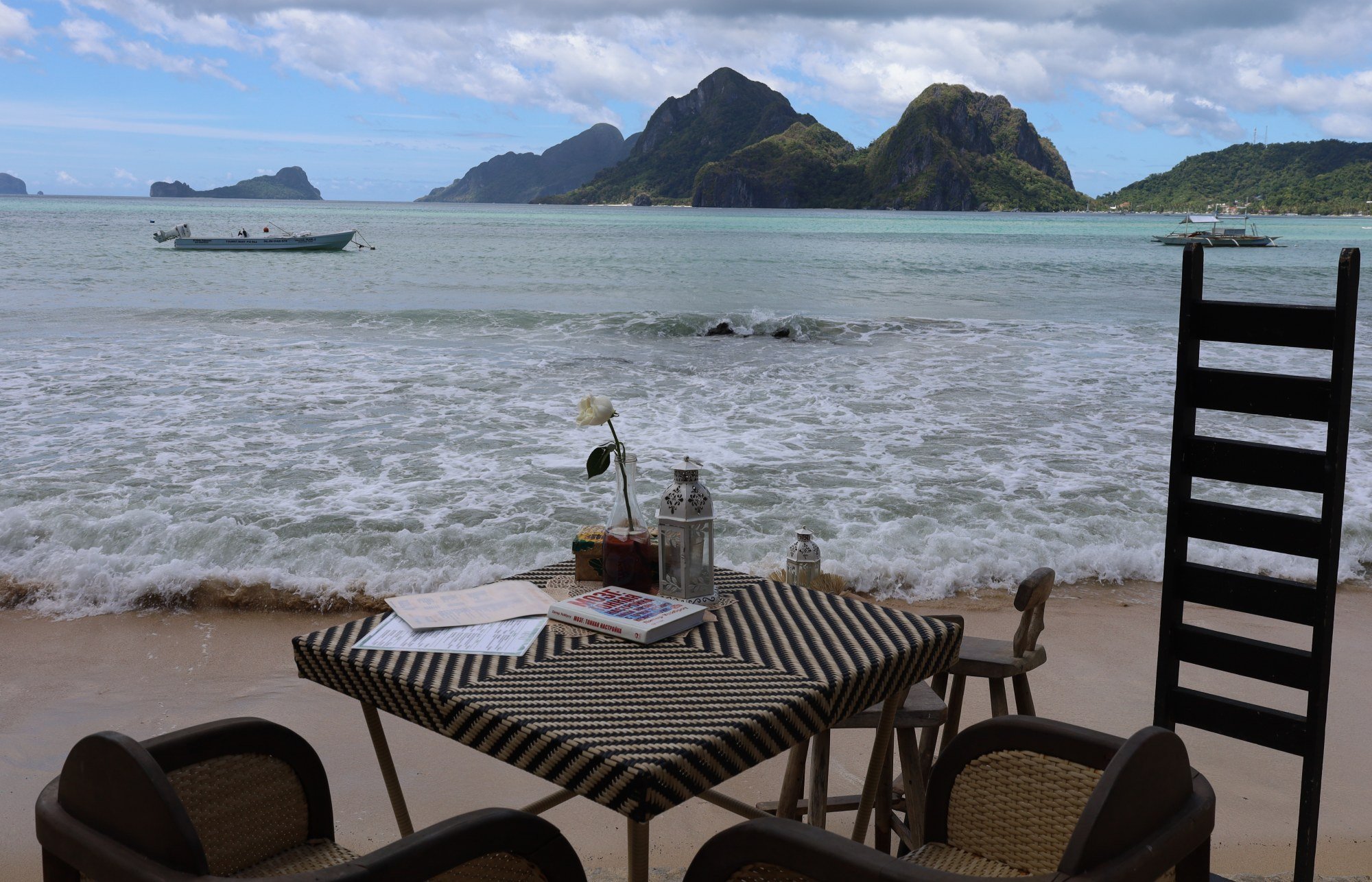 Philippine’s world-class beaches make for an attractive backdrop for remote working. Photo: Thomas Bird