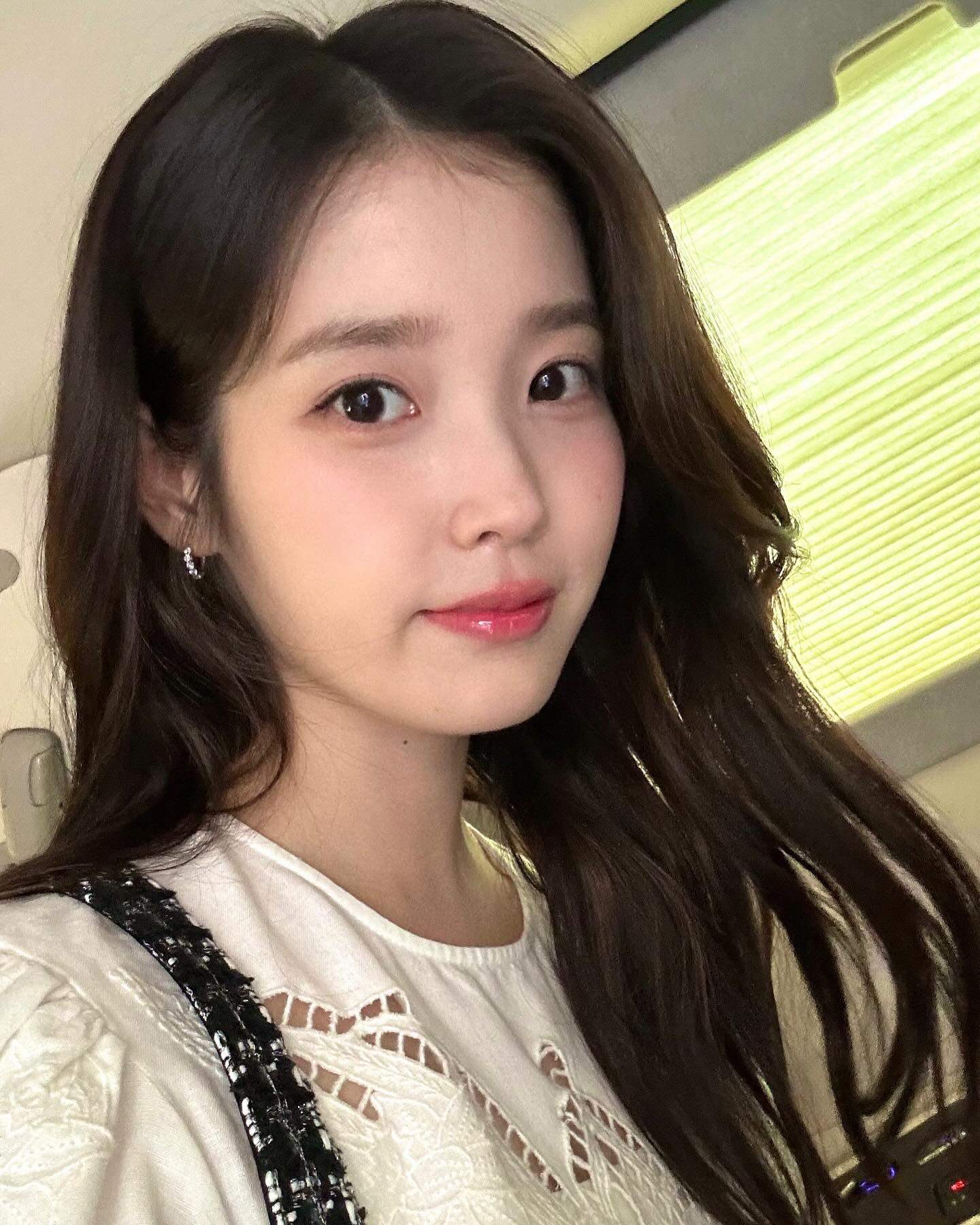 One of a series of selfies shared by Korean singer and actress IU on Instagram. Photo: Instagram/dlwlrma