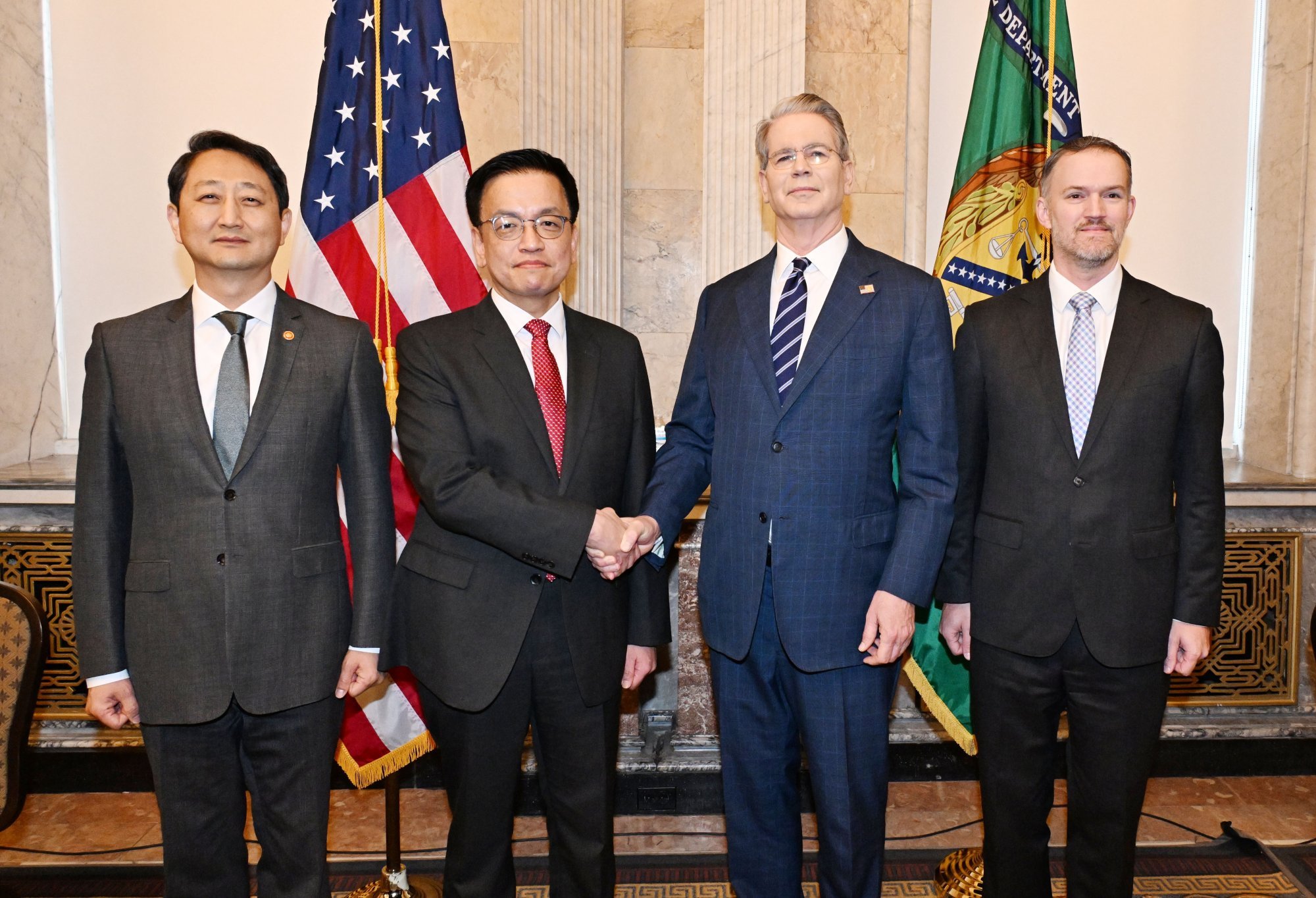 South Korea’s Finance Minister Choi Sang-mok (2nd from L), Trade Minister Ahn Duk-geun (L), US Treasury Secretary Scott Bessent (2nd from R) and US Trade Representative Jamieson Greer pose for a photo before their trade talks in Washington, DC, on April 24, 2025. Photo: EPA-EFE South Korea’s Finance Minister Choi Sang-mok (2nd from L), Trade Minister Ahn Duk-geun (L), US Treasury Secretary Scott Bessent (2nd from R) and US Trade Representative Jamieson Greer pose for a photo before their trade talks in Washington, DC, on April 24, 2025. Photo: EPA-EFE