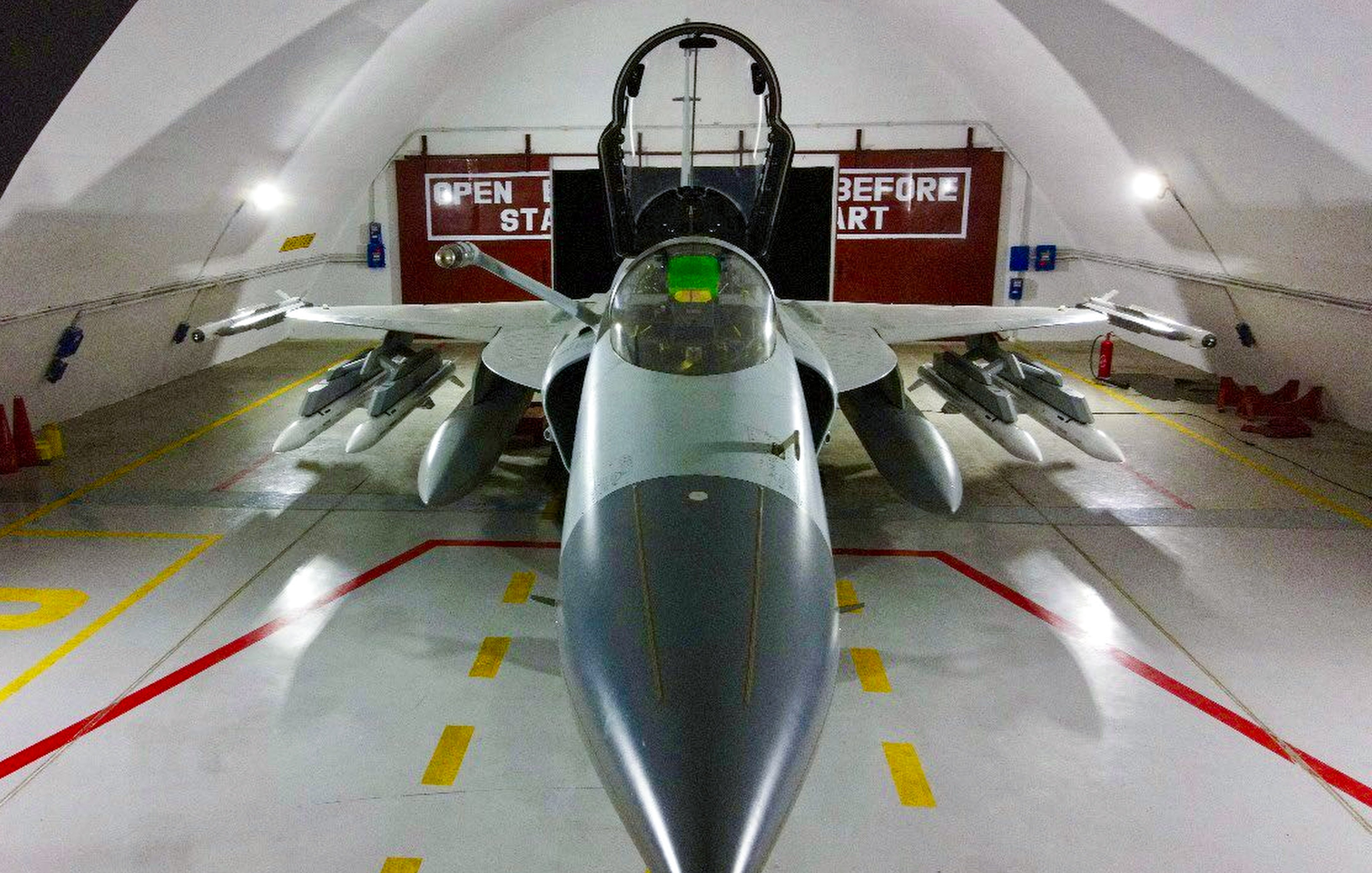 A Pakistani JF-17 Block III fighter armed with Chinese-made PL-15 missiles. Photo: Handout