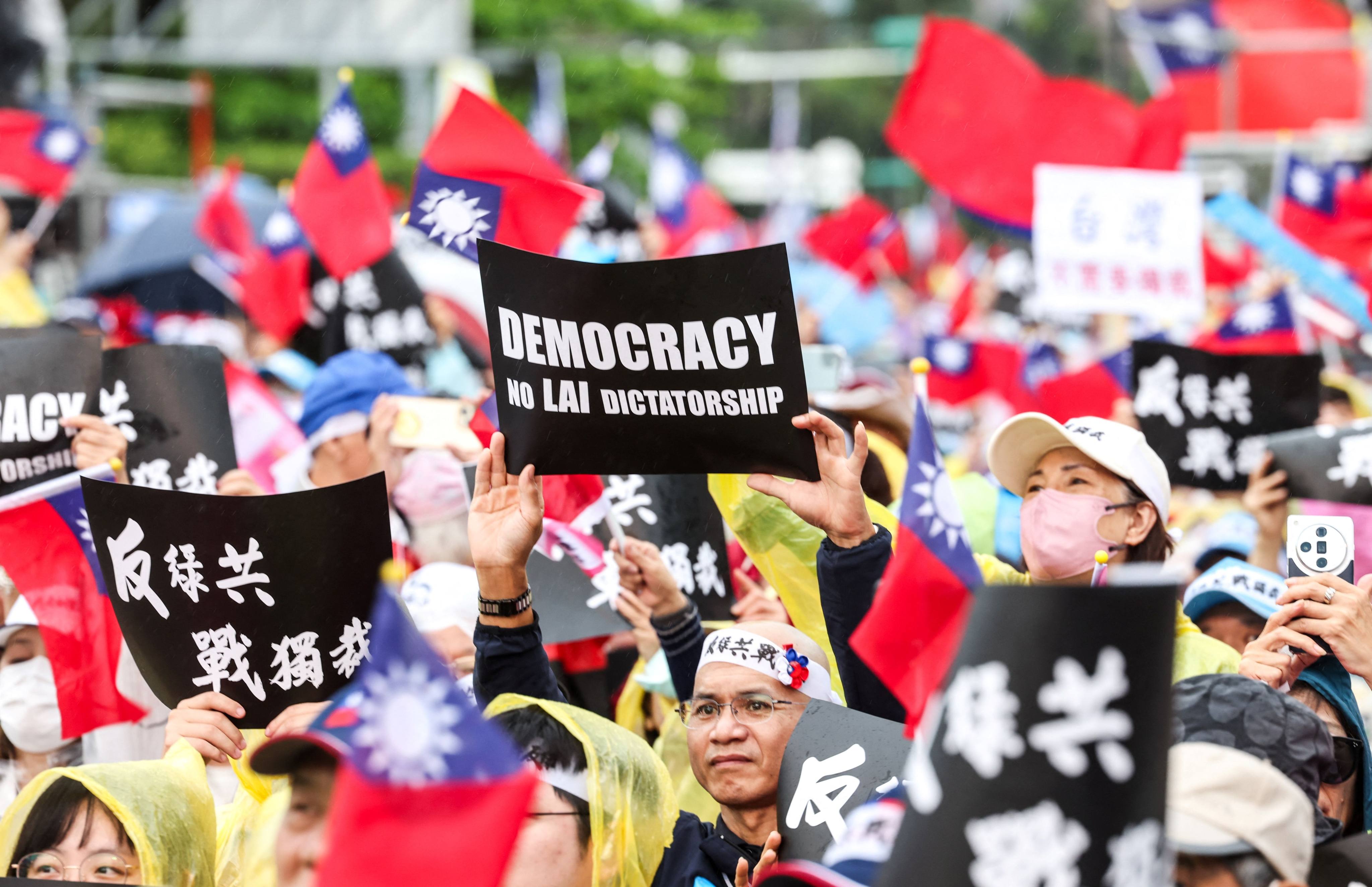 Protesters show frustration during a Taipei rally on April 26.  Photo: AFP