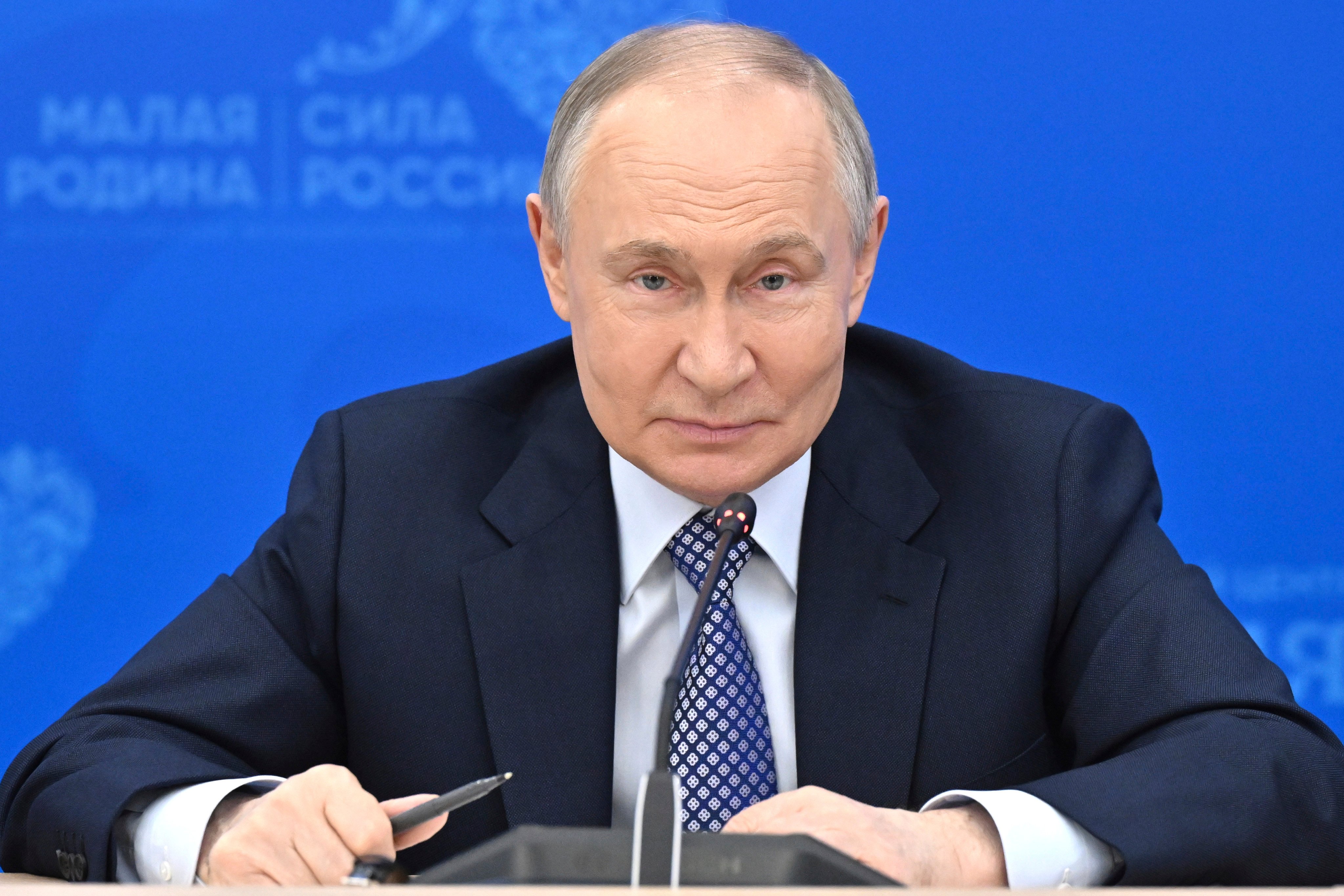 Russian President Vladimir Putin speaks to heads of municipalities in the constituent entities of Russia at the All-Russian Municipal Forum in the Russia National Center in Moscow, Russia, on April 21. Photo: AP
