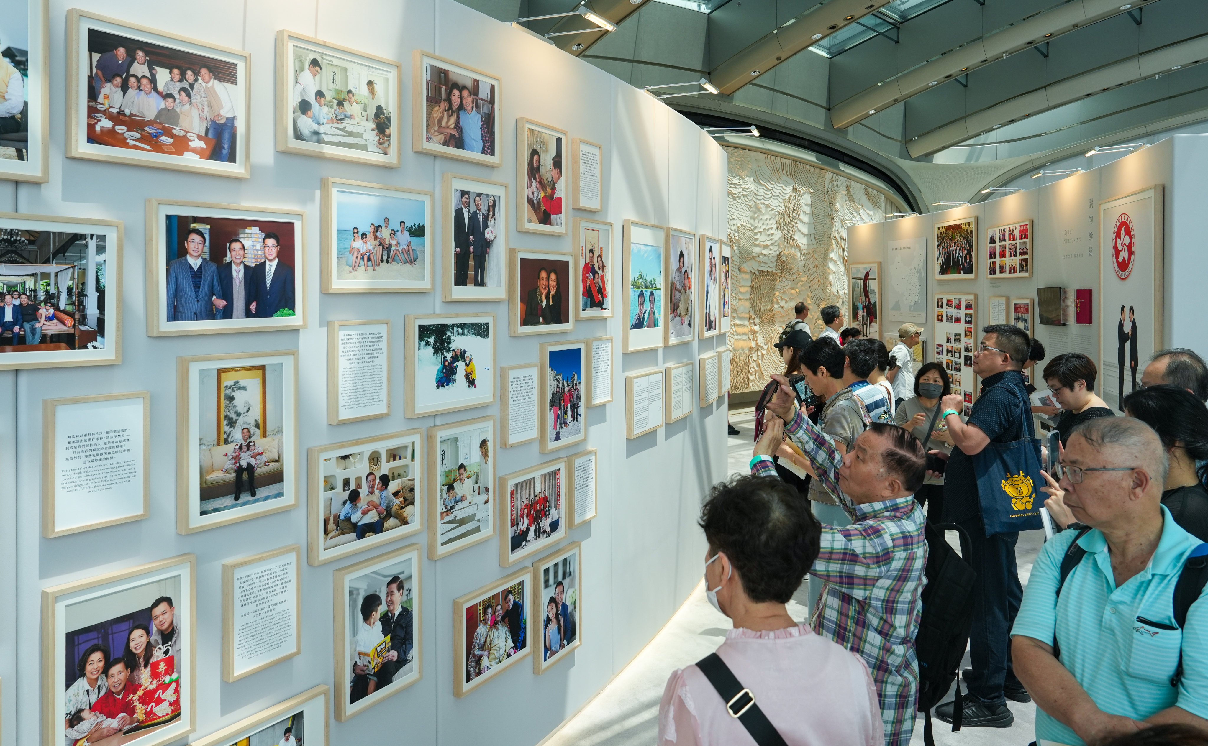 Some of the thousands of visitors who visited the “A Light Among Us” Memorial Exhibition of Lee Shau Kee at The Henderson in Central. Photo: Sun Yeung