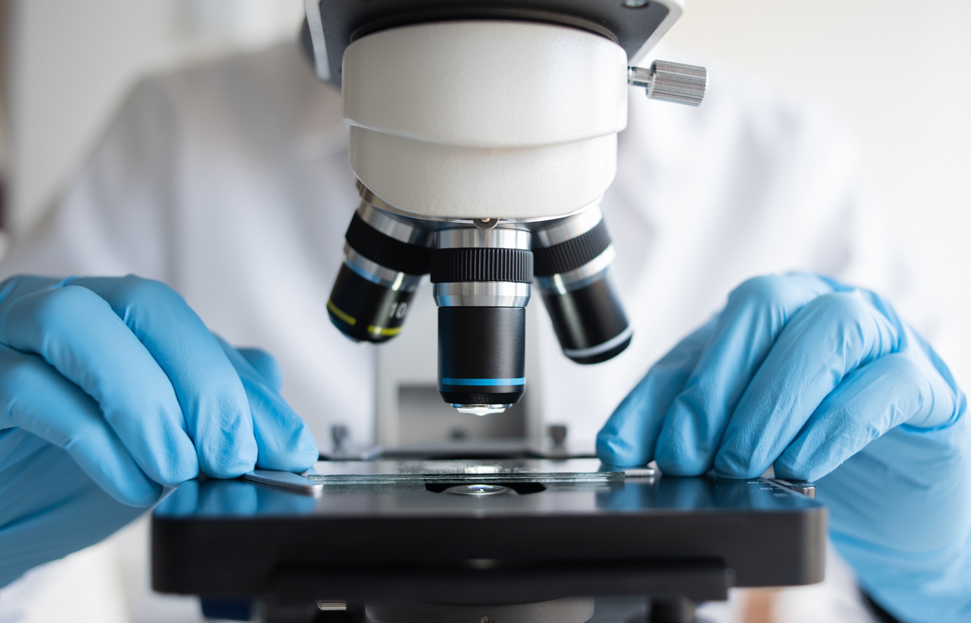 China is bringing in incentive schemes with big salaries to lure Chinese scientists back from he US. Photo: Shutterstock Images