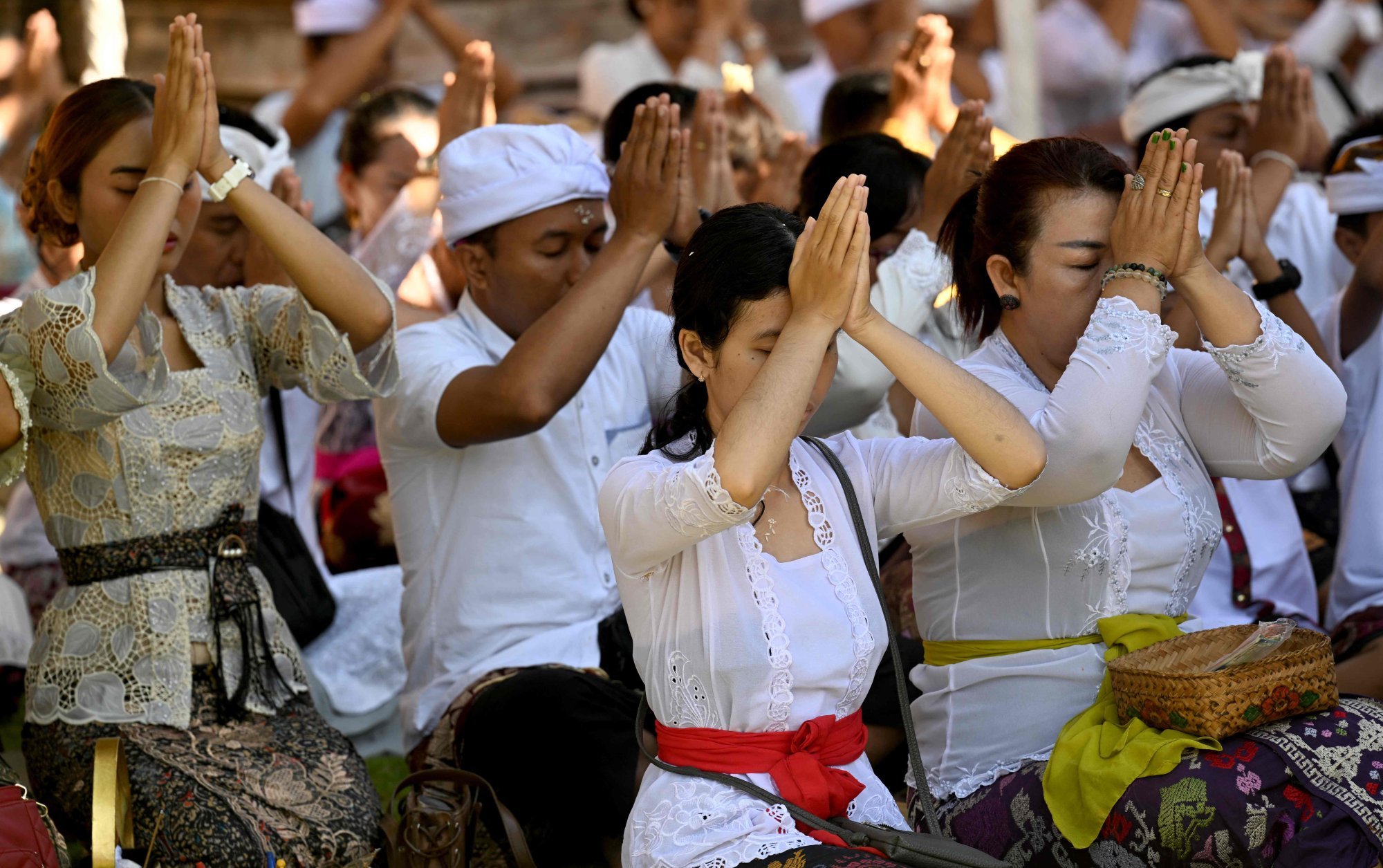 Balinese Hindus celebrate the religious festival of Galungan at a temple in Denpasar on April 23. Photo: AFP Balinese Hindus celebrate the religious festival of Galungan at a temple in Denpasar on April 23. Photo: AFP
