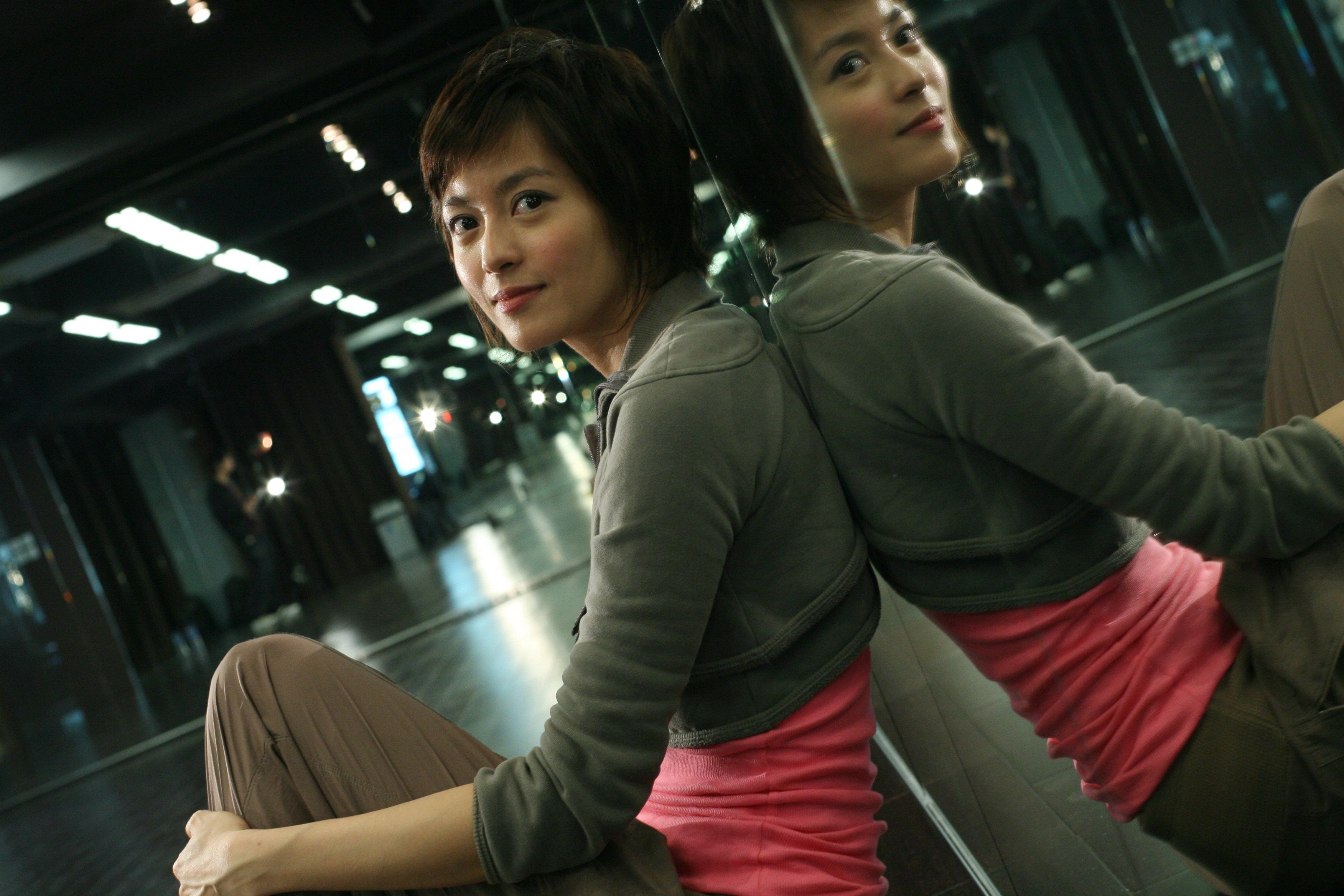 Gigi Leung rehearses for a concert, in a studio in North Point in 2007. Photo: SCMP