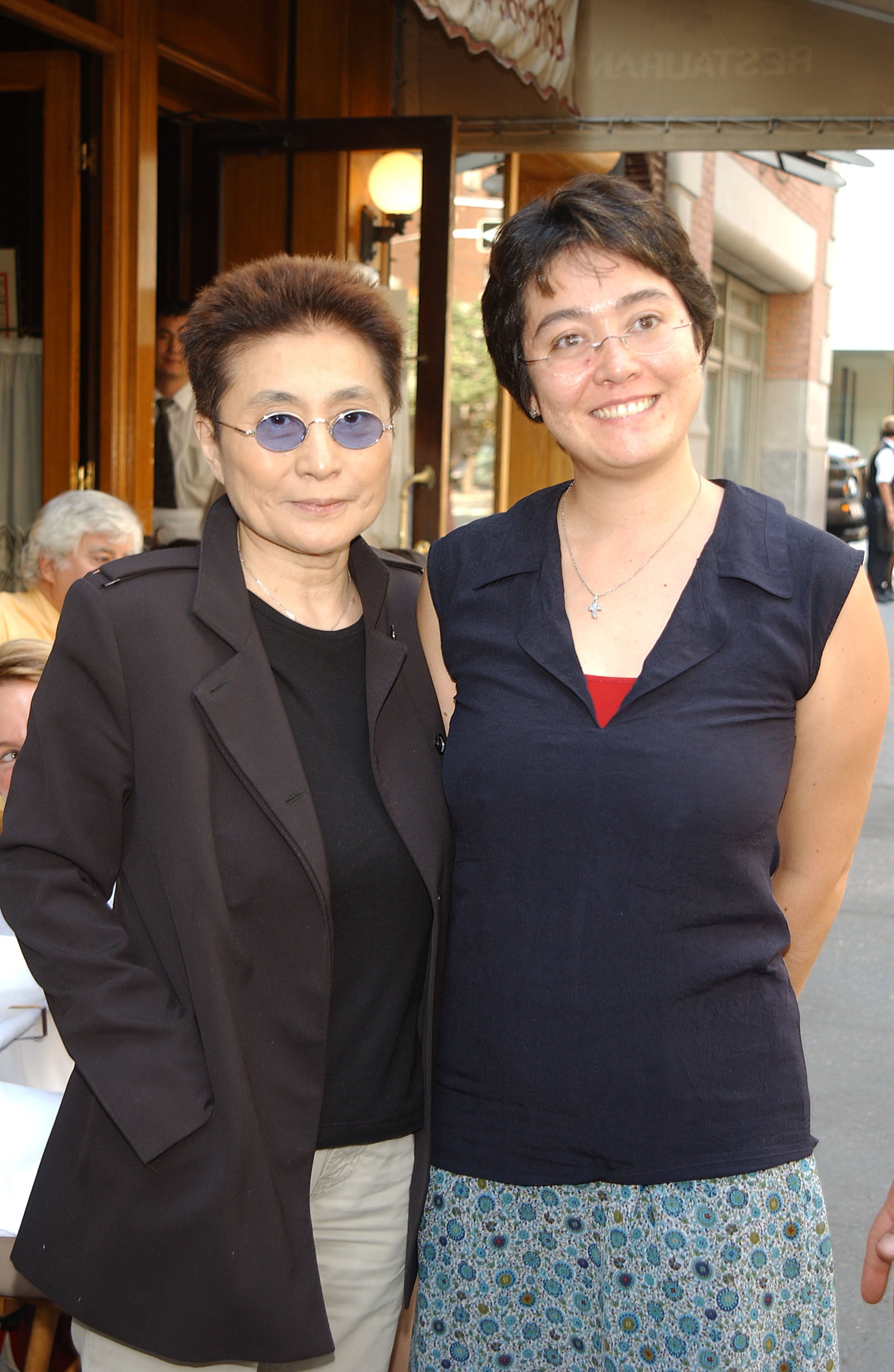 Yoko Ono and her daughter Kyoko Chan Cox in New York in 2001. Photo: Getty Images