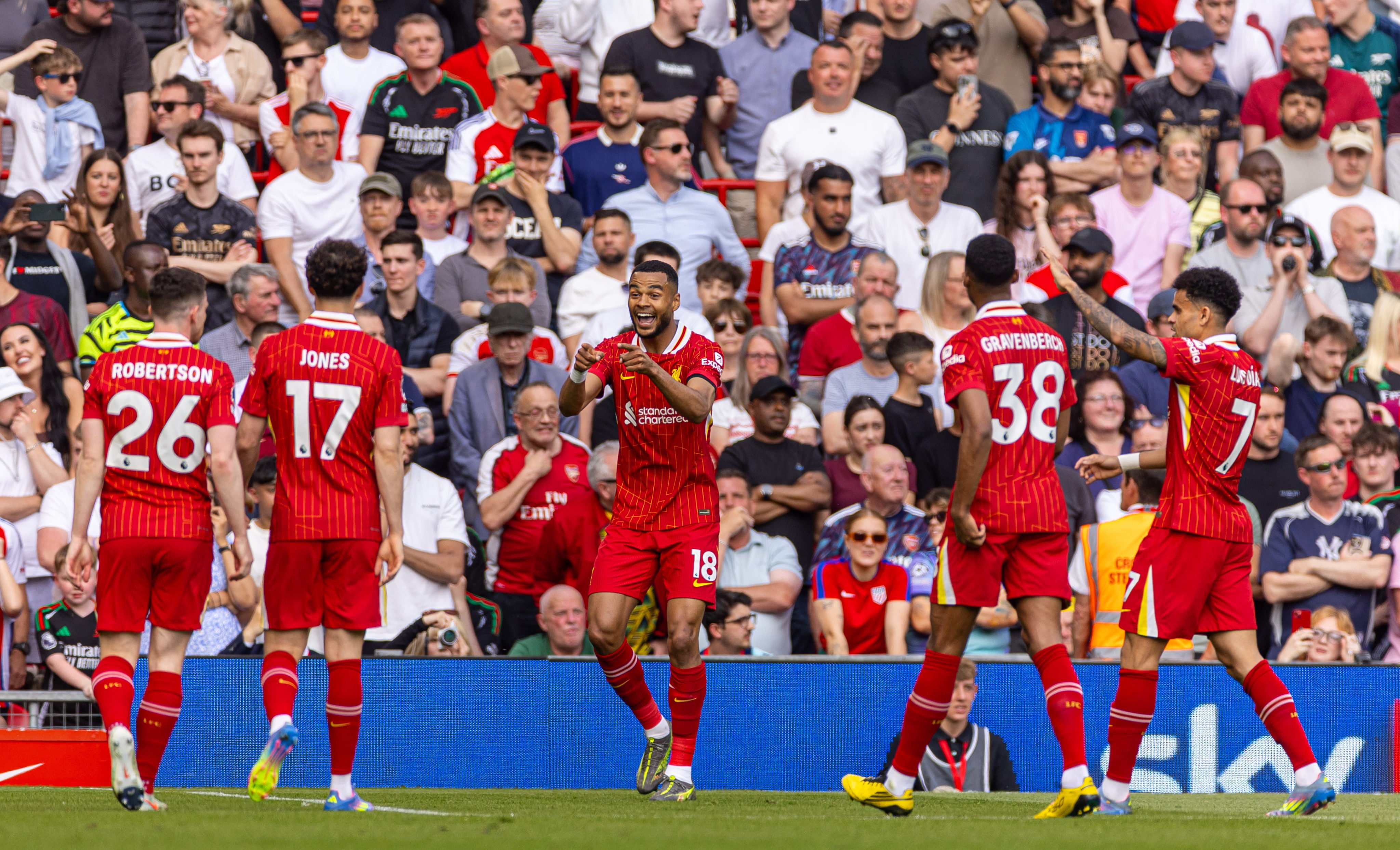 Liverpool’s Cody Gakpo (centre) celebrates after scoring the opening goal in the clash with Arsenal on Sunday. Photo: Xinhua