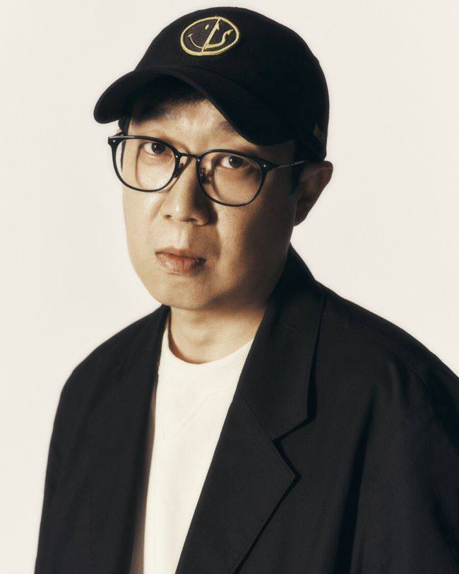 Korean director Han Jun-hee has built his signature style through hit drama series such as D.P. and Weak Hero. Photo: Netflix