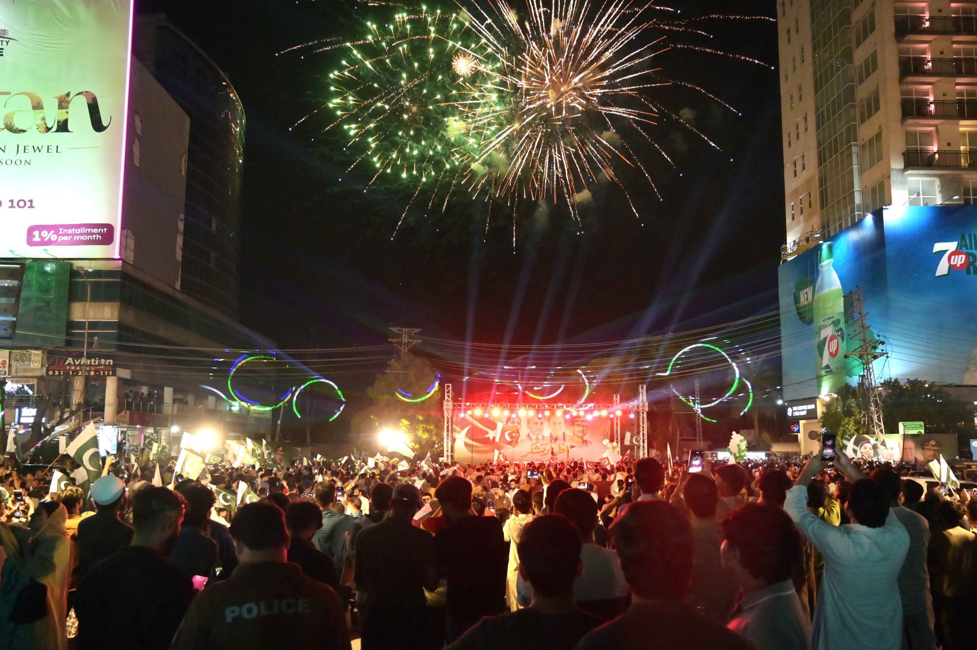 People in Lahore, Pakistan, celebrate on Sunday after Prime Minister Shehbaz Sharif had announced a “Day of Gratitude” in recognition of the ceasefire agreement. Photo: EPA-EFE People in Lahore, Pakistan, celebrate on Sunday after Prime Minister Shehbaz Sharif had announced a “Day of Gratitude” in recognition of the ceasefire agreement. Photo: EPA-EFE