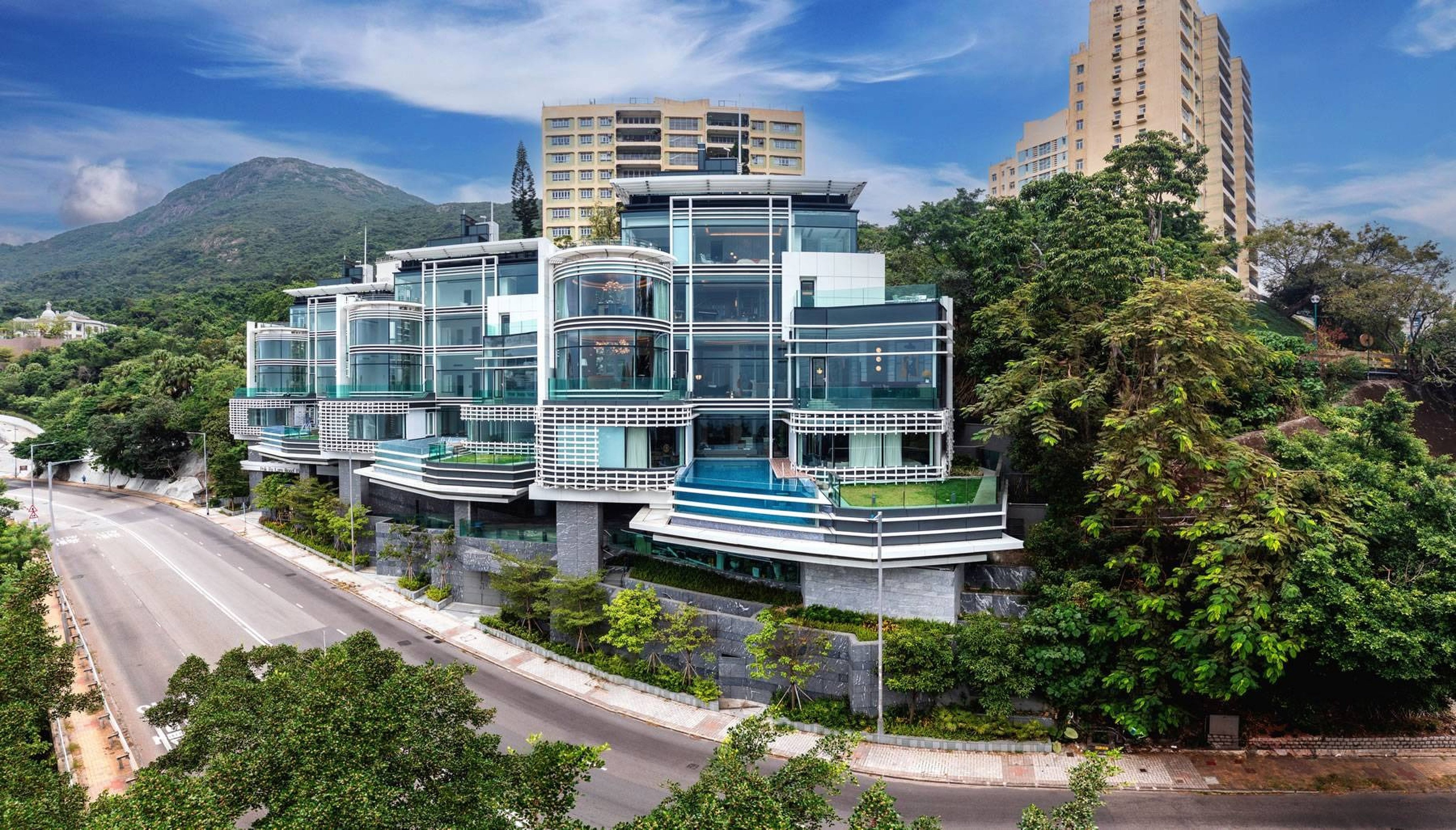A mainland buyer has acquired a 6,071 sq ft detached unit in Pokfulam 138, developed by Ryoden Development, for HK$300 million. Photo: Handout