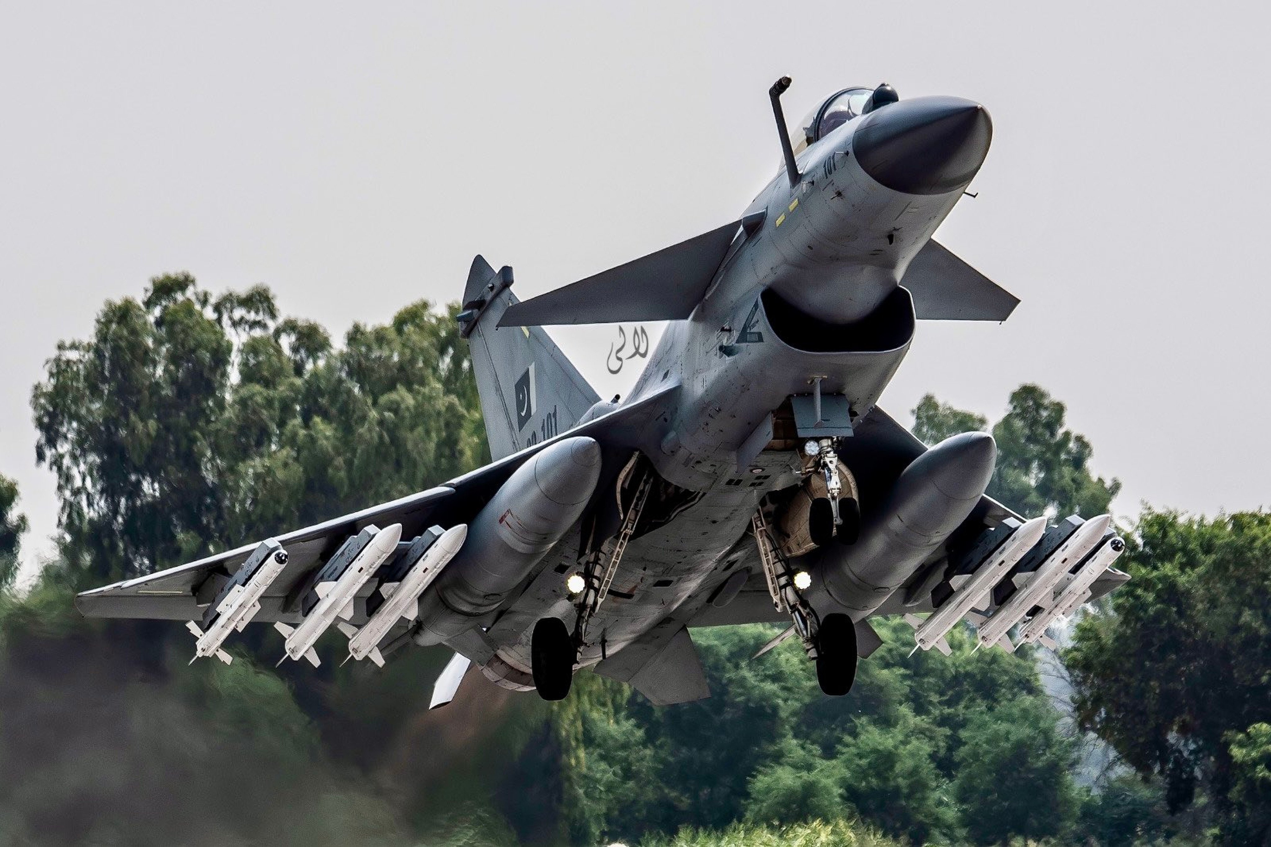 Pakistan’s foreign minister has claimed that Chinese J-10C fighter jets were used to shoot down Indian aircraft along the border. Photo: Handout
