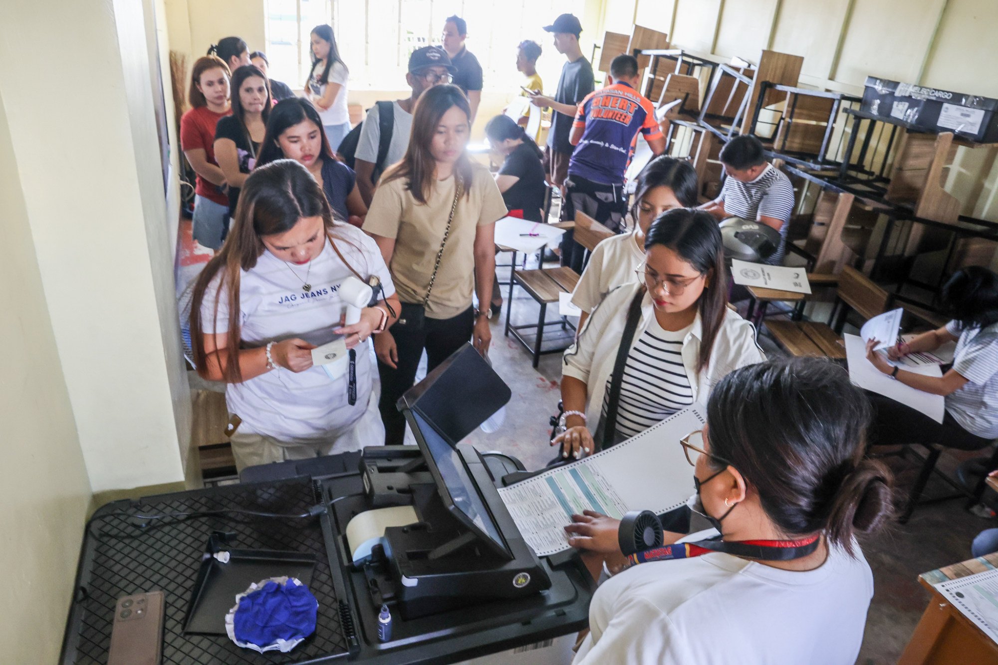 People cast their ballots at a polling station in Quezon City, the Philippines, on Monday. Younger voters have had a big impact on the midterm elections, according to analysts. Photo: Xinhua People cast their ballots at a polling station in Quezon City, the Philippines, on Monday. Younger voters have had a big impact on the midterm elections, according to analysts. Photo: Xinhua