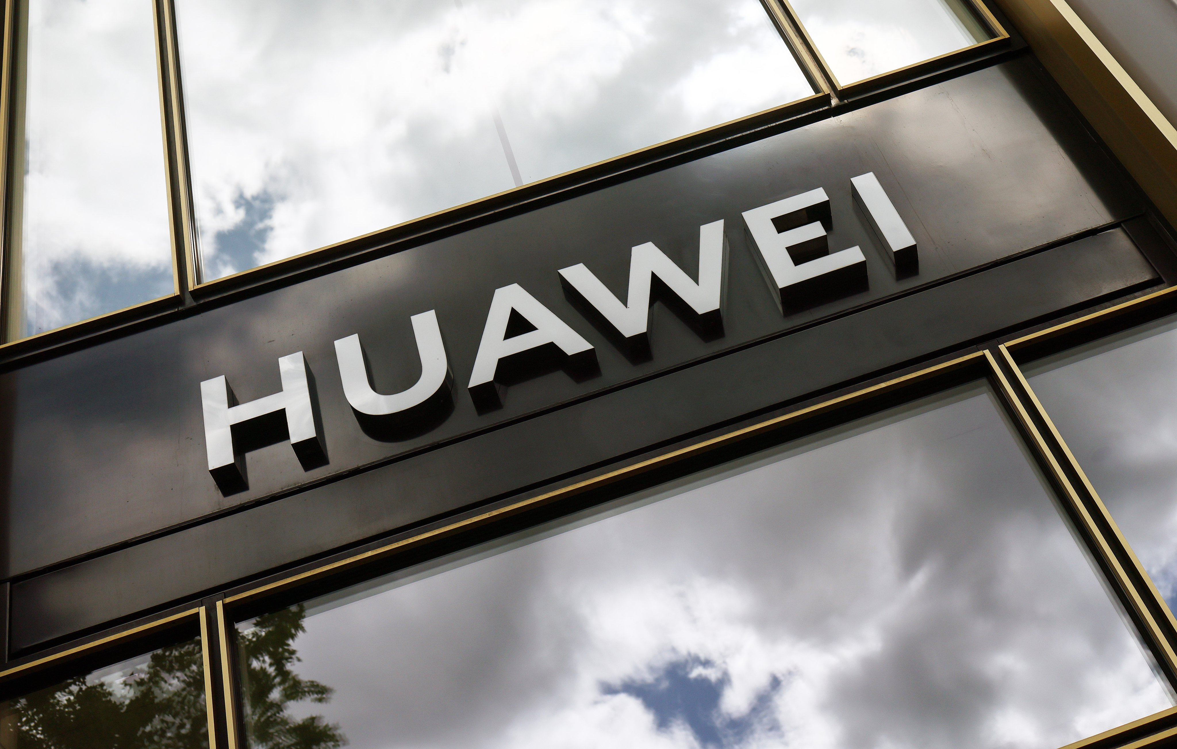 The US has clarified its export rules to bar the use Huawei’s AI chips anywhere in the world. Photo: EPA-EFE
