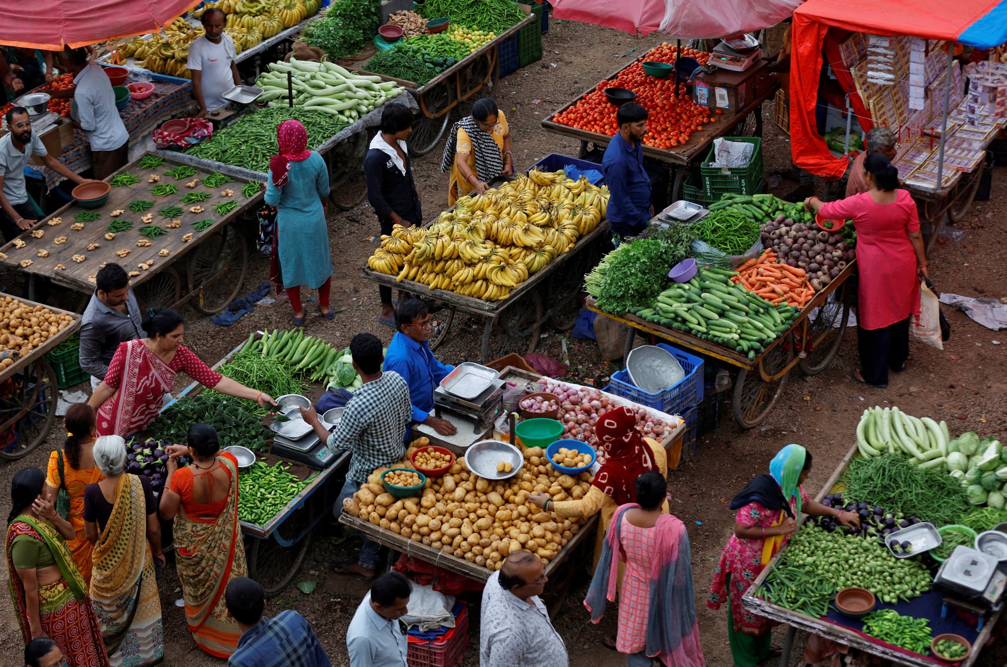 Customers buy fruits and vegetables at an open air evening market in Ahmedabad. Traders across India have begun rejecting Turkish goods such as apples and marble over Turkey’s support for Pakistan in the recent clashes. Photo: Reuters Customers buy fruits and vegetables at an open air evening market in Ahmedabad. Traders across India have begun rejecting Turkish goods such as apples and marble over Turkey’s support for Pakistan in the recent clashes. Photo: Reuters