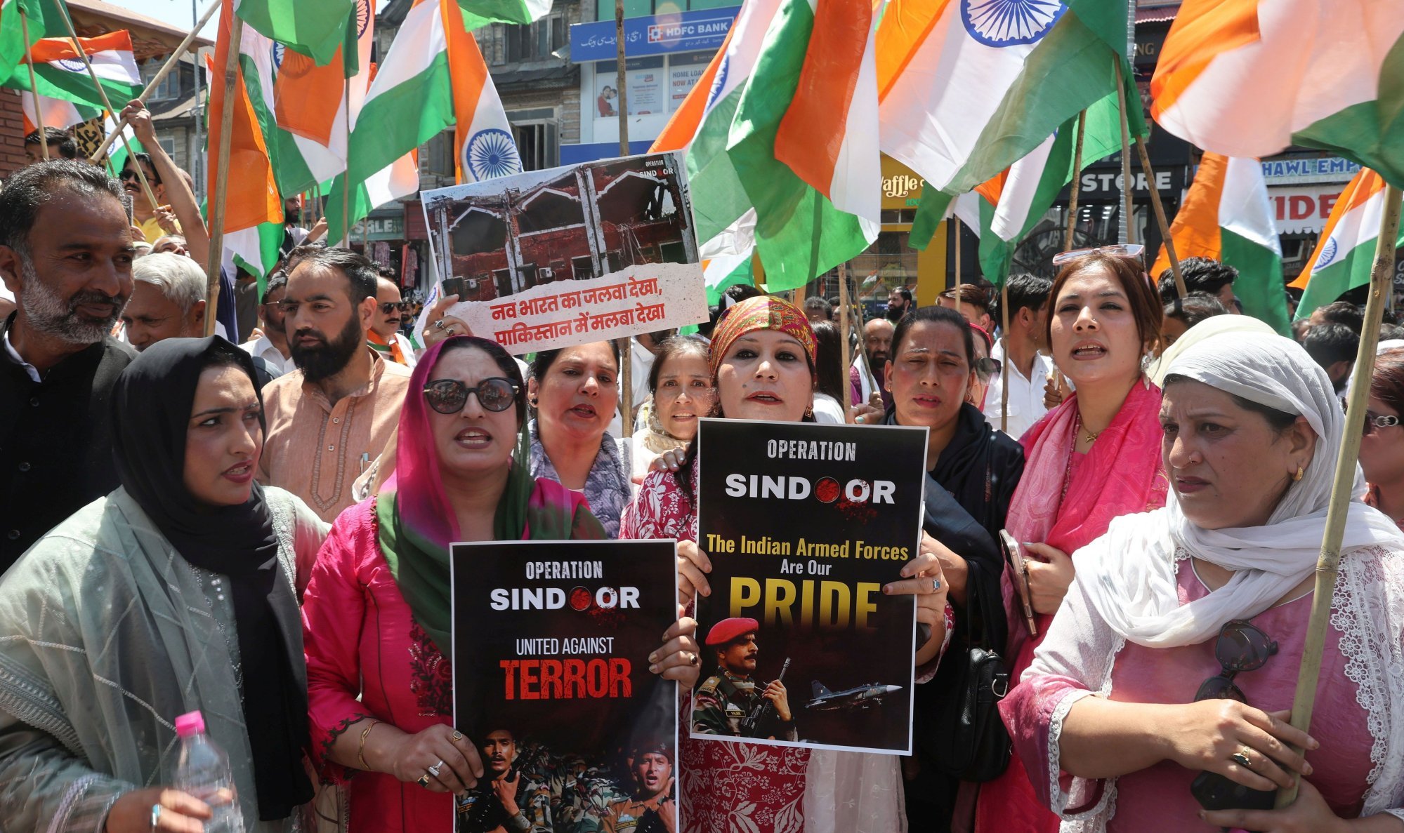 Indian supporters show support for their country’s military in Srinagar on Thursday. Photo: EPA-EFE Indian supporters show support for their country’s military in Srinagar on Thursday. Photo: EPA-EFE