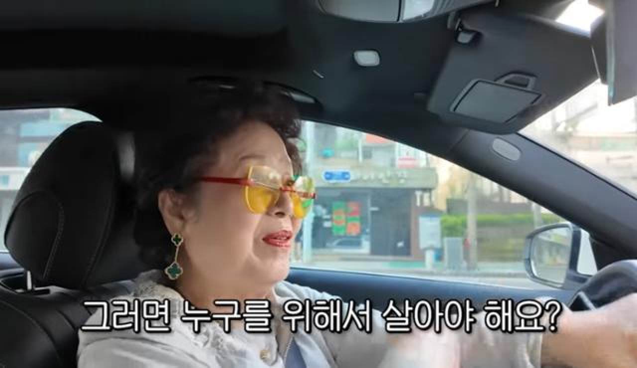 In one popular video, which has surpassed 2.9 million views, Sunwoo Yong-yeo drives herself to a hotel buffet. Photo: YouTube/Soonpoong Sunwoo Yong-yeo In one popular video, which has surpassed 2.9 million views, Sunwoo Yong-yeo drives herself to a hotel buffet. Photo: YouTube/Soonpoong Sunwoo Yong-yeo