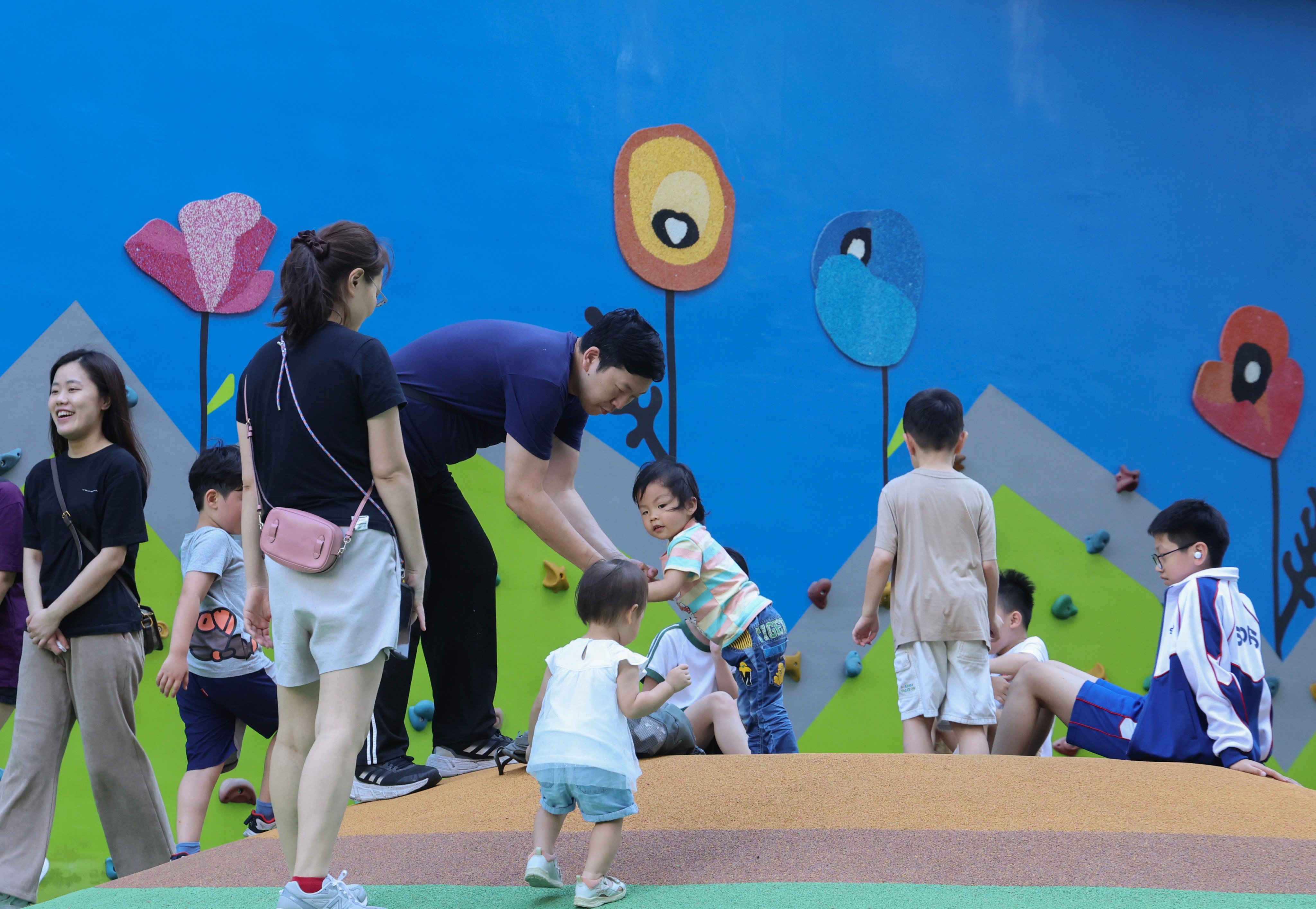Hong Kong family happiness index rises to 6.91 but lags behind pre-pandemic levels. Photo: Jelly Tse