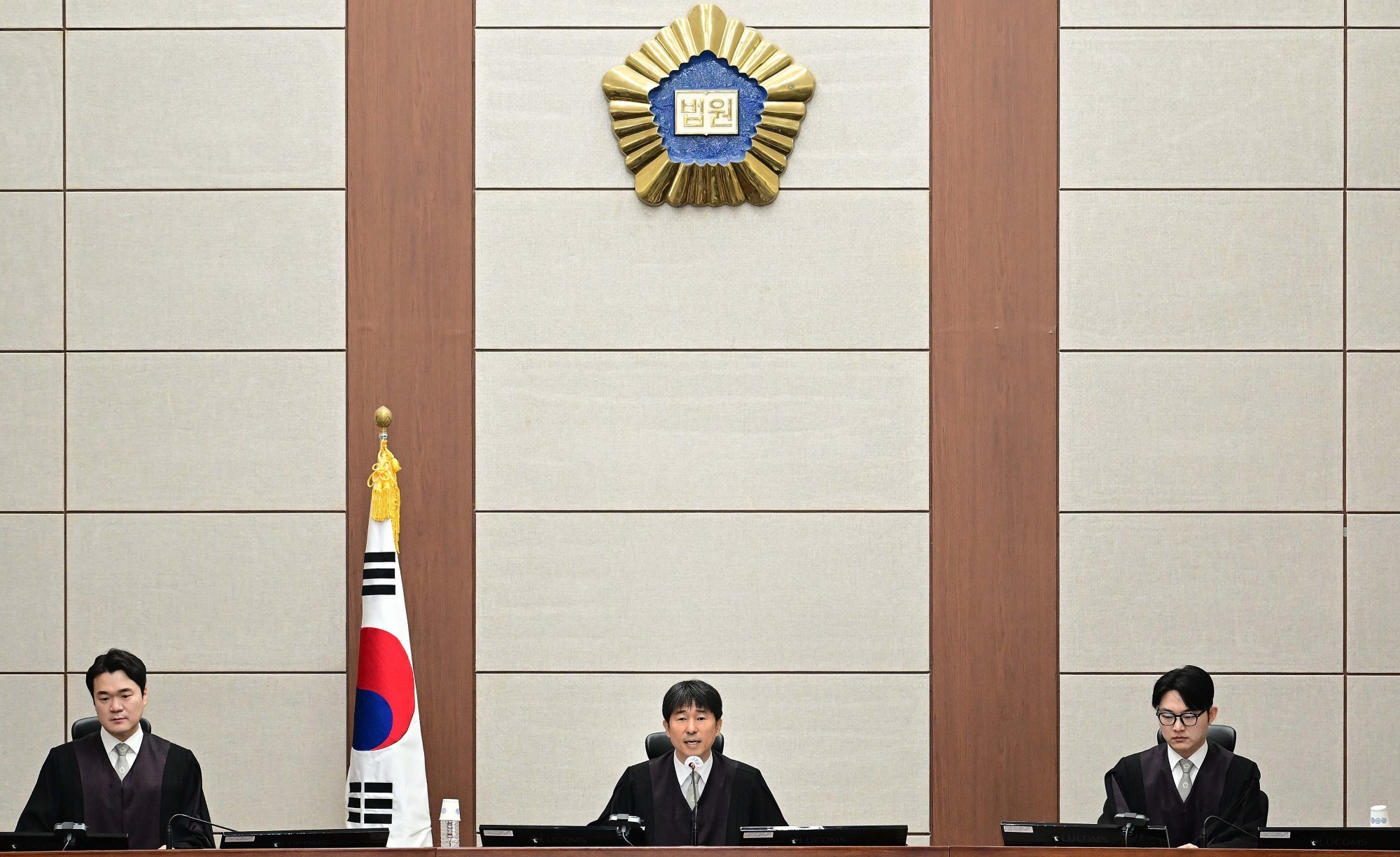 Judge Jee Kui-youn (centre) hears former president Yoon Suk-yeol’s insurrection trial at the Seoul Central District Court last month. Photo: Yonhap/EPA-EFE Judge Jee Kui-youn (centre) hears former president Yoon Suk-yeol’s insurrection trial at the Seoul Central District Court last month. Photo: Yonhap/EPA-EFE