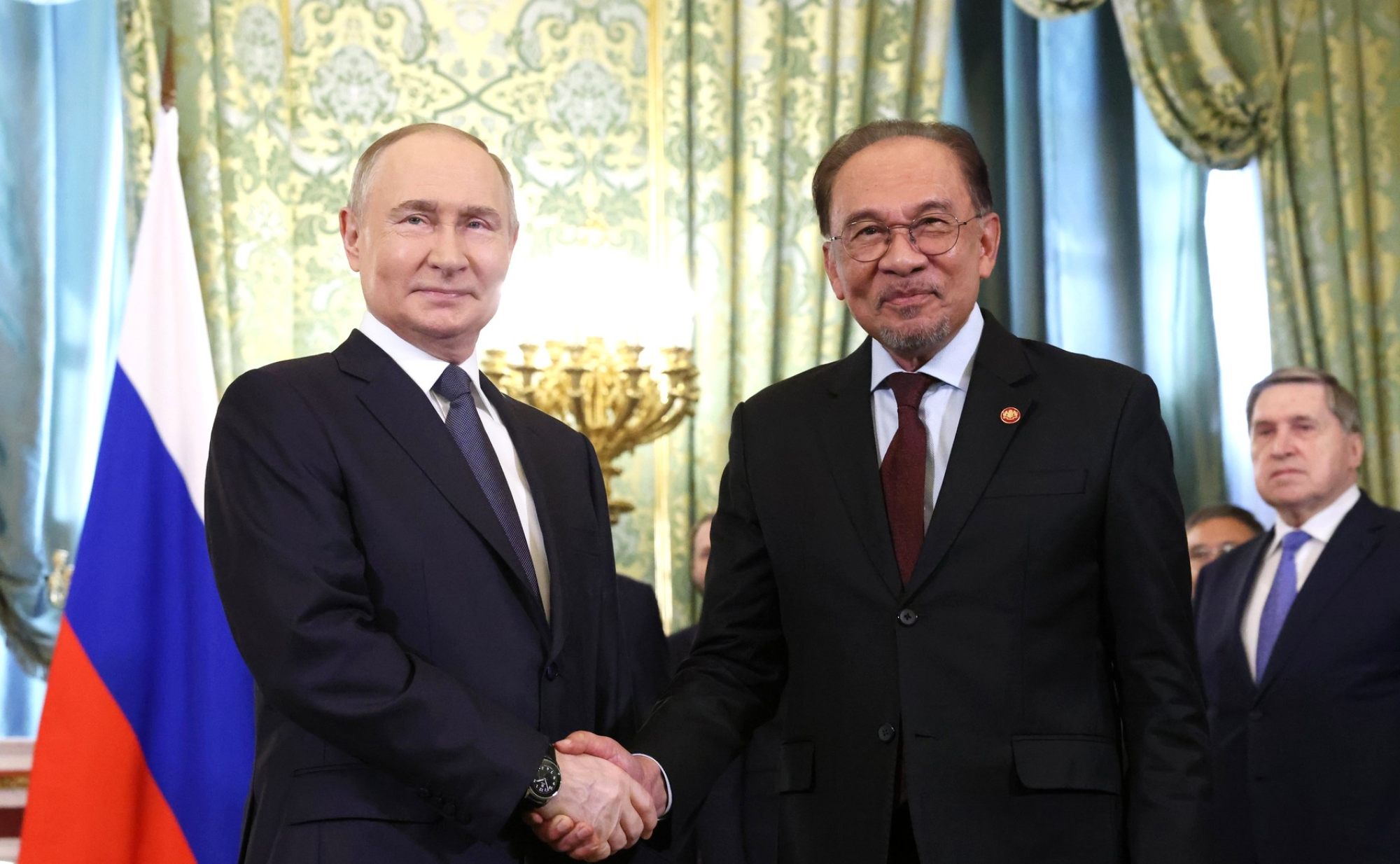 Malaysia’s Prime Minister Anwar Ibrahim (right) is welcomed by Russian President Vladimir Putin at the Kremlin on Wednesday. Photo: Kremlin/dpa Malaysia’s Prime Minister Anwar Ibrahim (right) is welcomed by Russian President Vladimir Putin at the Kremlin on Wednesday. Photo: Kremlin/dpa