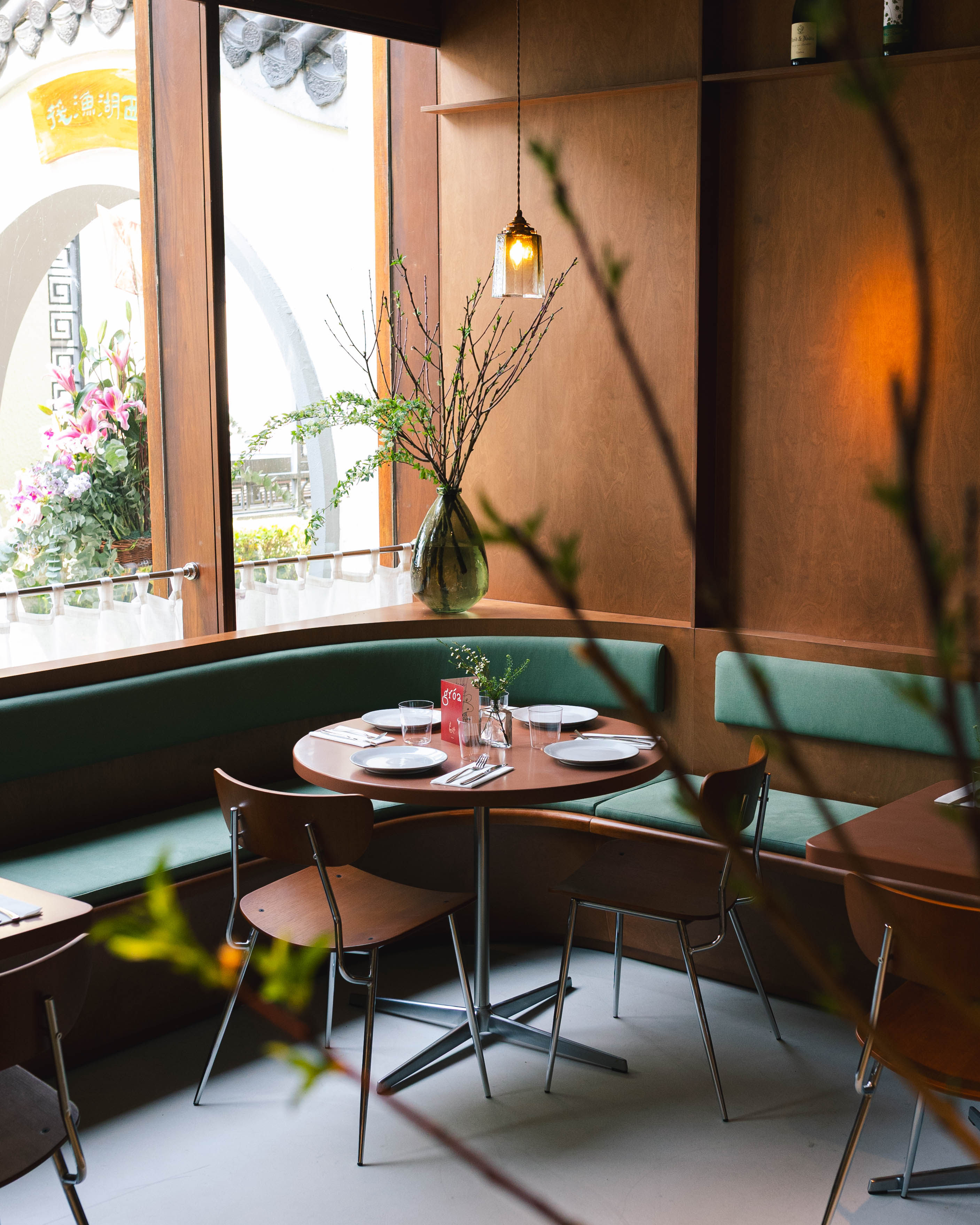 Gróa in Repulse Bay, Hong Kong, is a mix of natural wood and green tones. Photo: Gróa