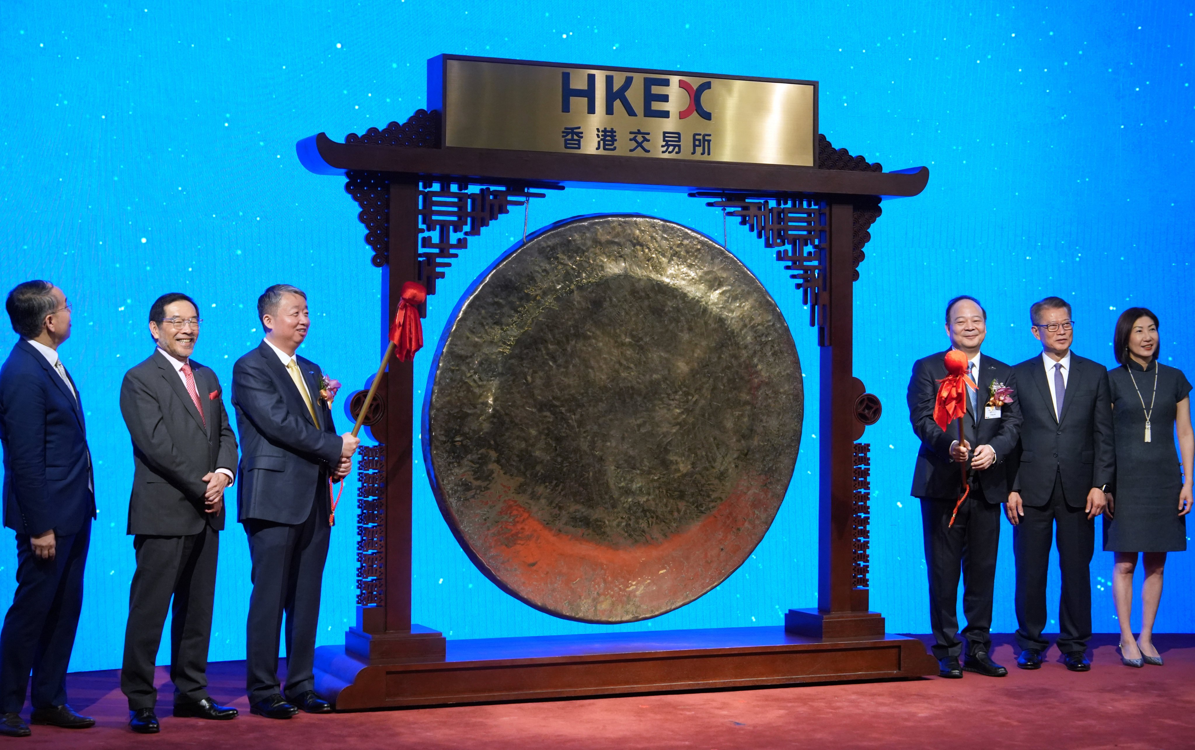 Representatives of CATL are seen at the company’s listing ceremony at the HKEX Connect Hall in Central. Photo: Sun Yeung