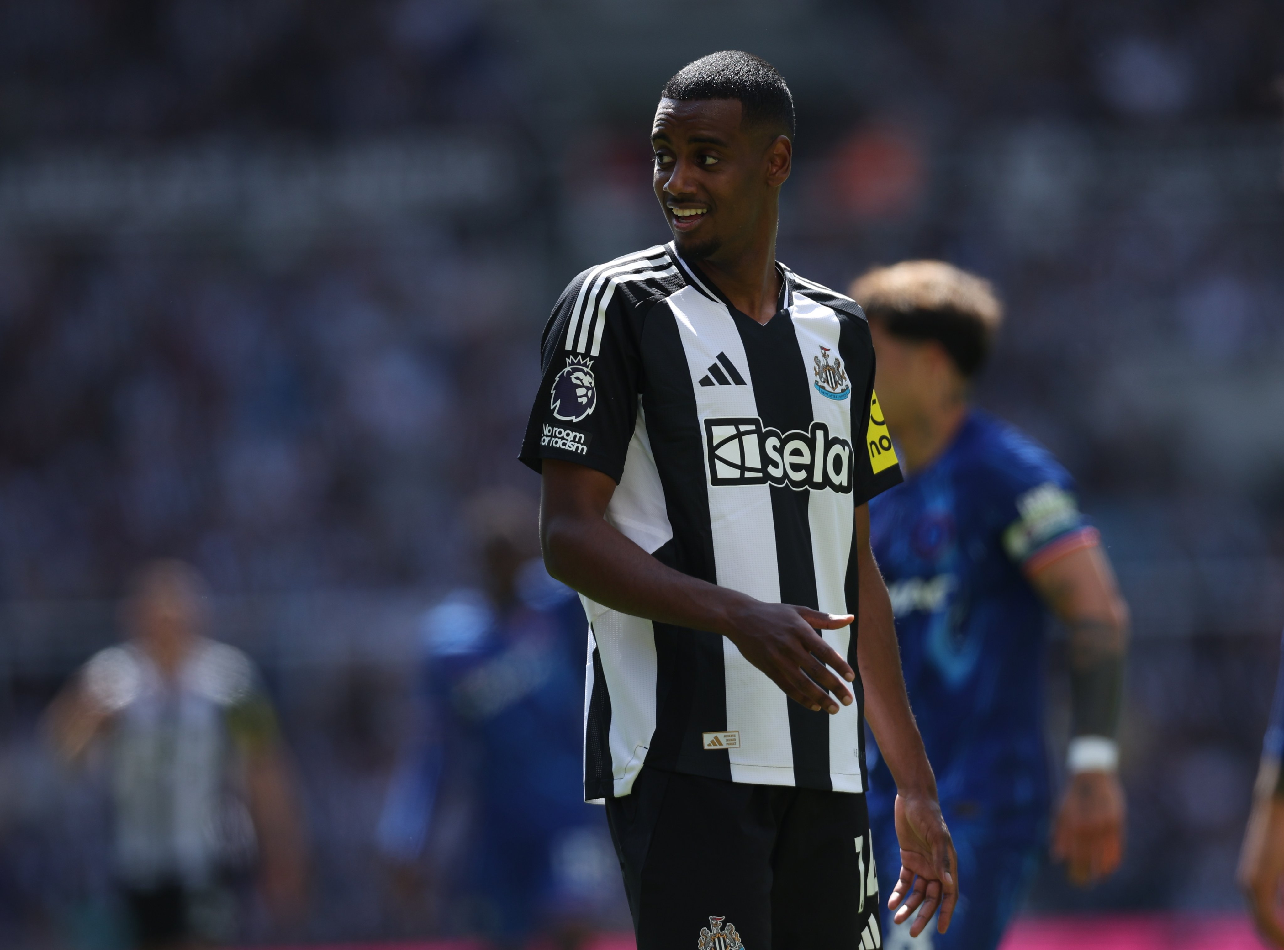 Fantasy Premier League managers are sweating over the fitness over striker Alexander Isak ahead of Gameweek 38. Photo: EPA-EFE