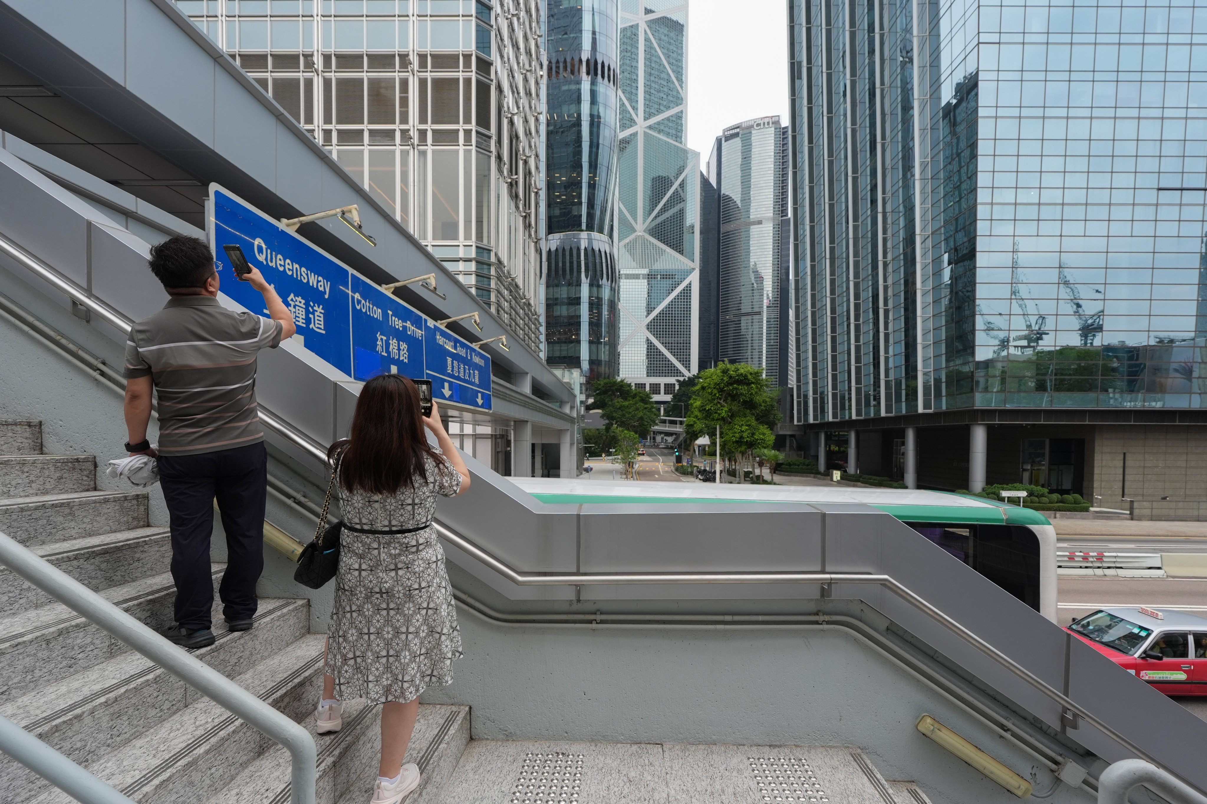 The Two Queensway Bridge in Admiralty opened in April. Photo: Eugene Lee