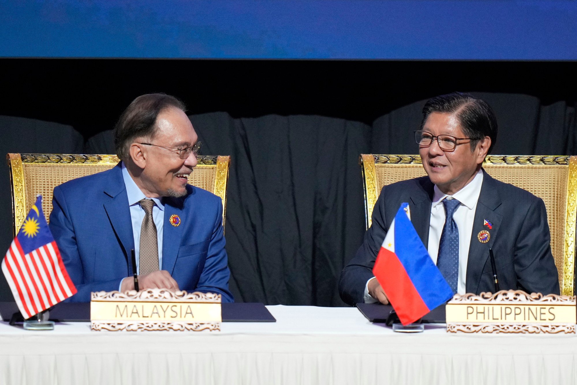 Malaysia’s Prime Minister Anwar Ibrahim (left) and Philippine President Ferdinand Marcos Jnr at a signing ceremony of the Kuala Lumpur Declaration on Monday. Photo: AP