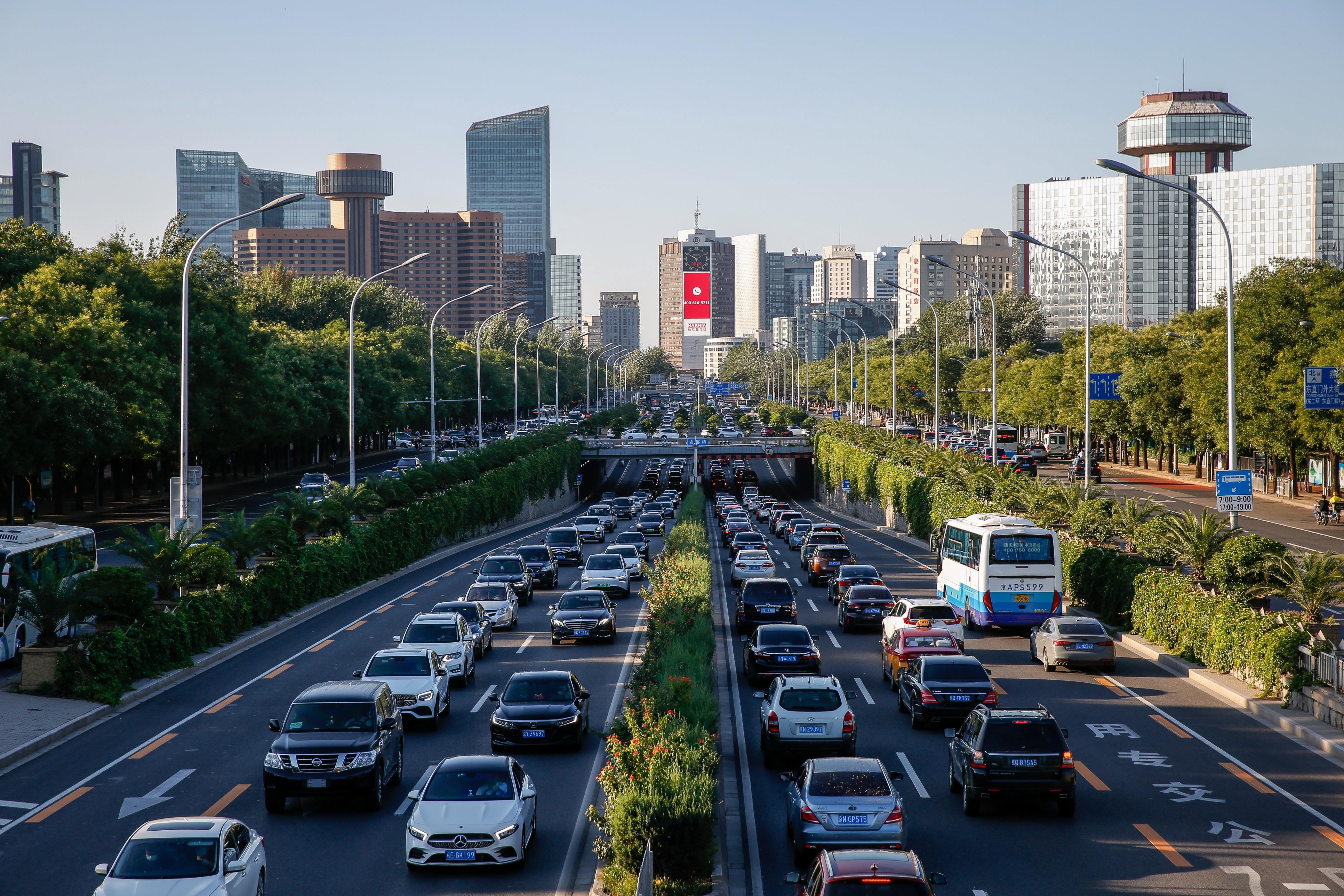Vehicles stuck in traffic in Beijing. Photo: EPA-EFE