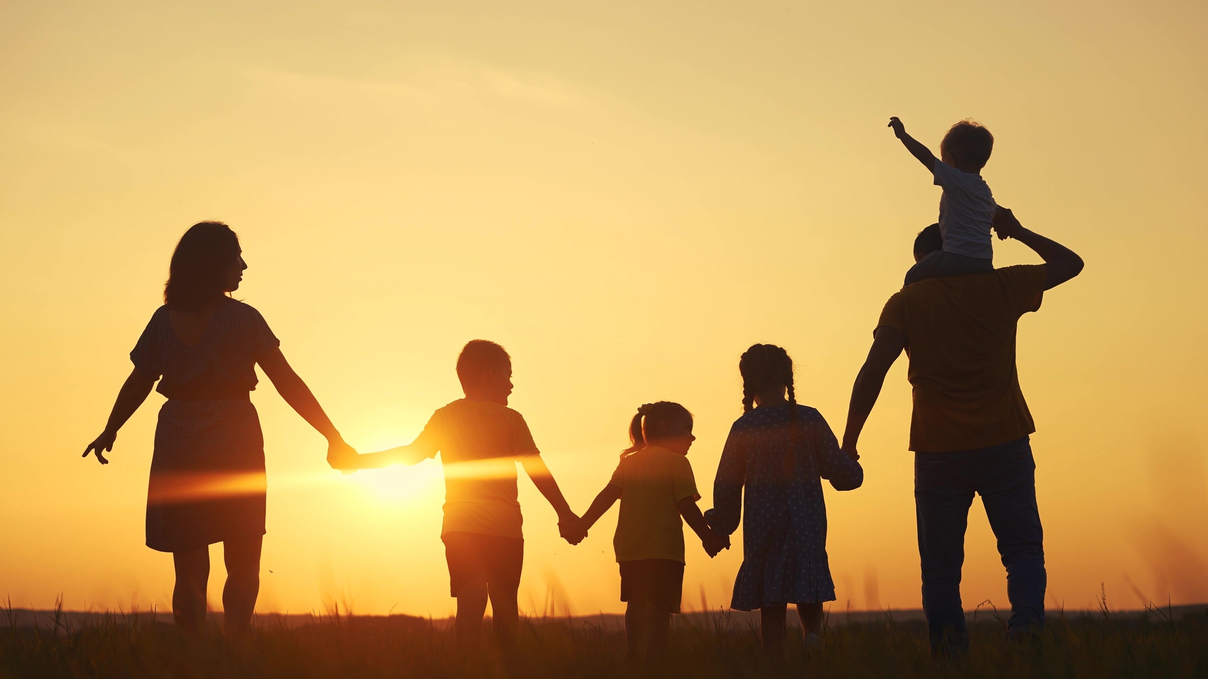 France’s high commissioner for childhood says that excluding children from hospitality venues infringes on their rights, puts pressure on their parents and divides society. Photo: Shutterstock