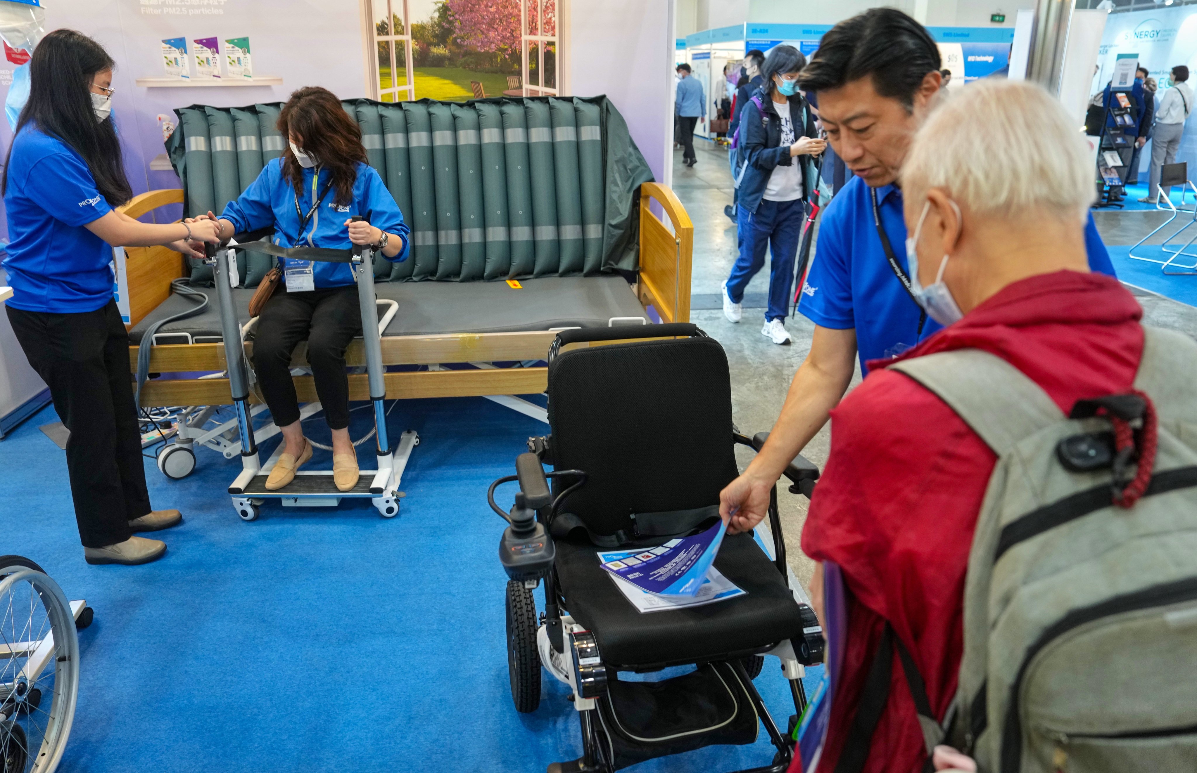 The number of people aged 65 and above in Hong Kong is expected to increase from 1.64 million in 2023 to 2.67 million in 2043, accounting for about 35 per cent of the population, according to official projections. Photo: Elson Li